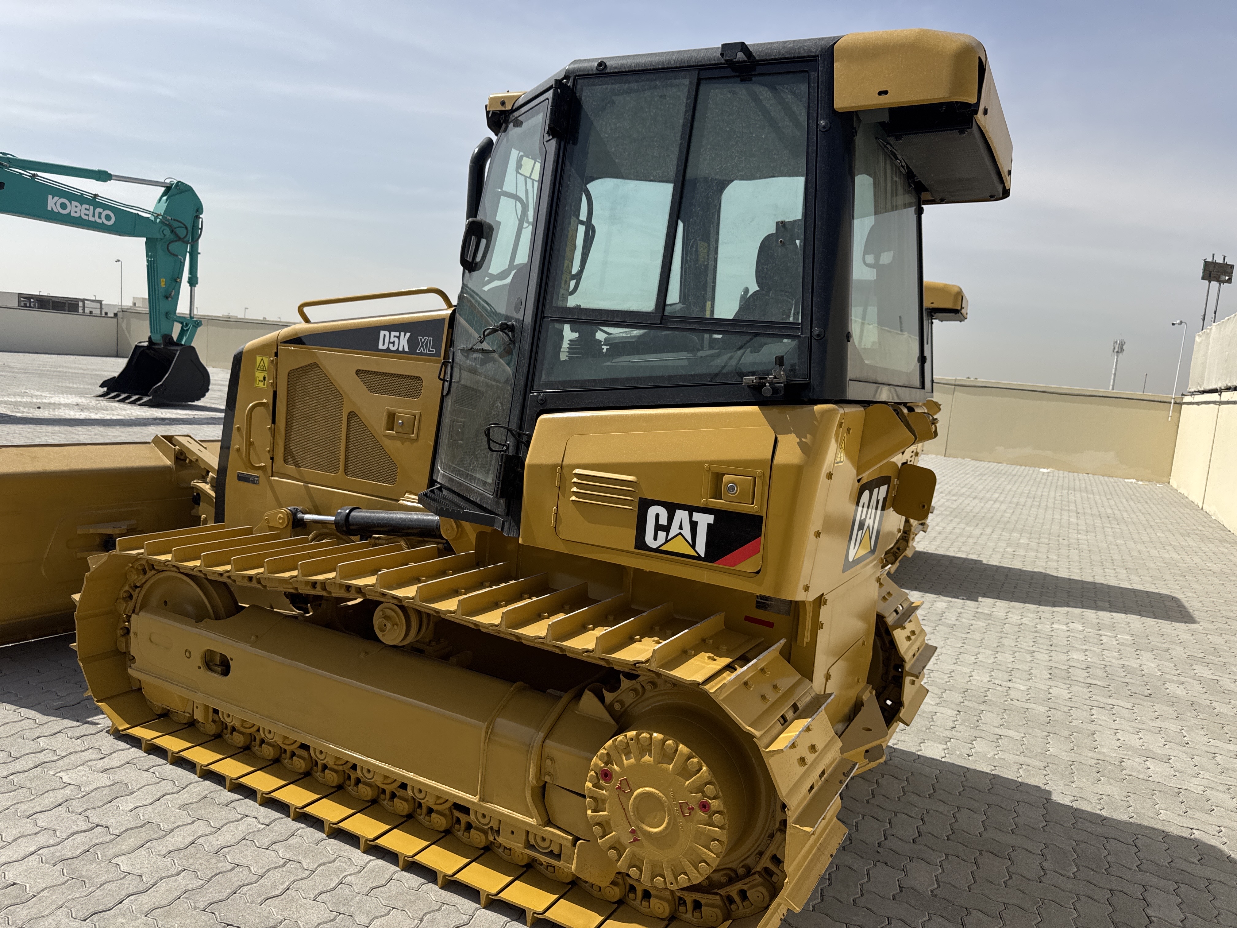 CDB-008-كاتربيلر-D5K-XL-بلدوزرات-مجنزرة-فحص-الهيكل-الصبغ-1