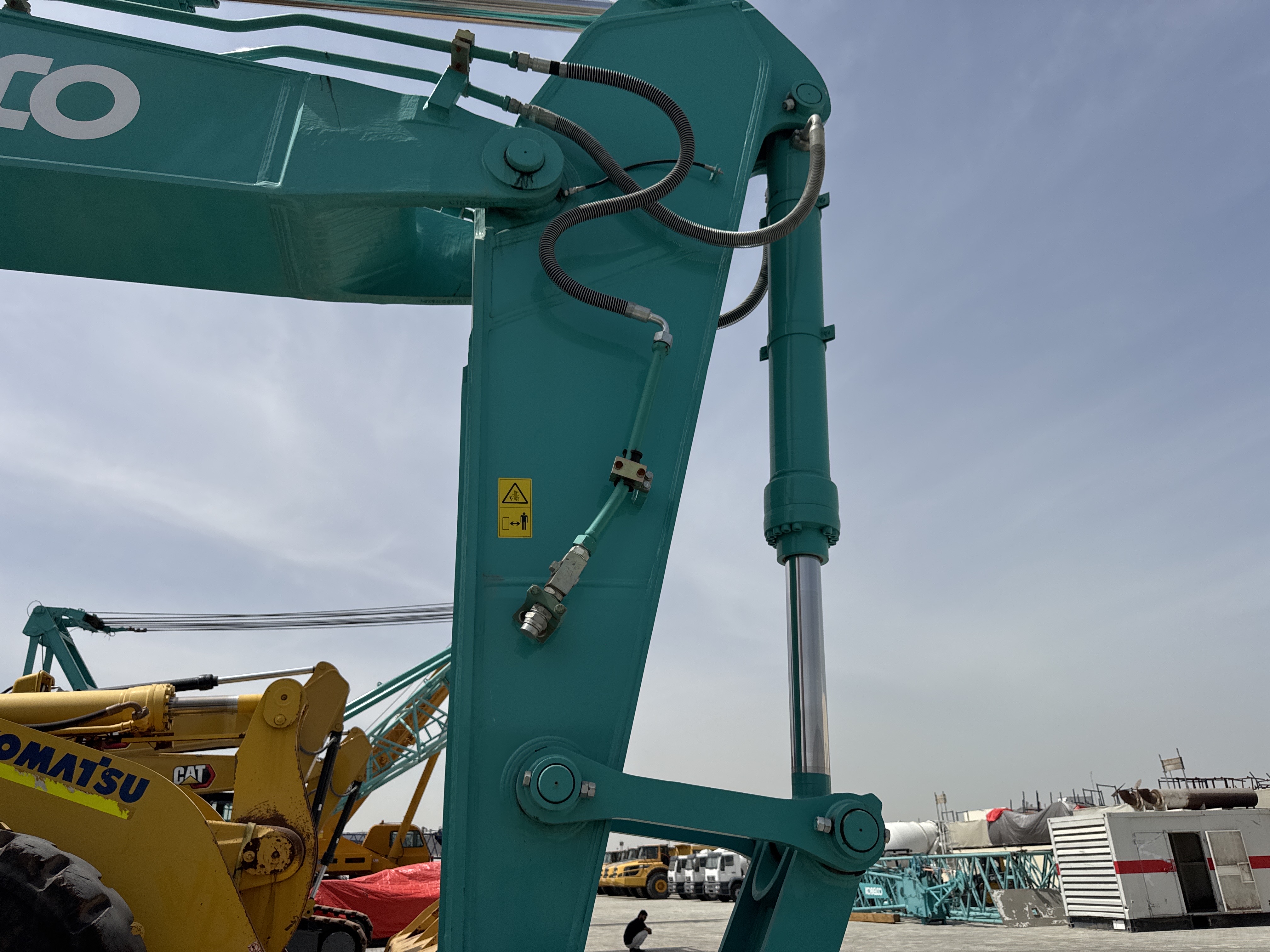 MDX-020-كوبلكو-SK380XDLC-حفارات-متوسطة-فحص-الهيكل-عصا-الحفر-1