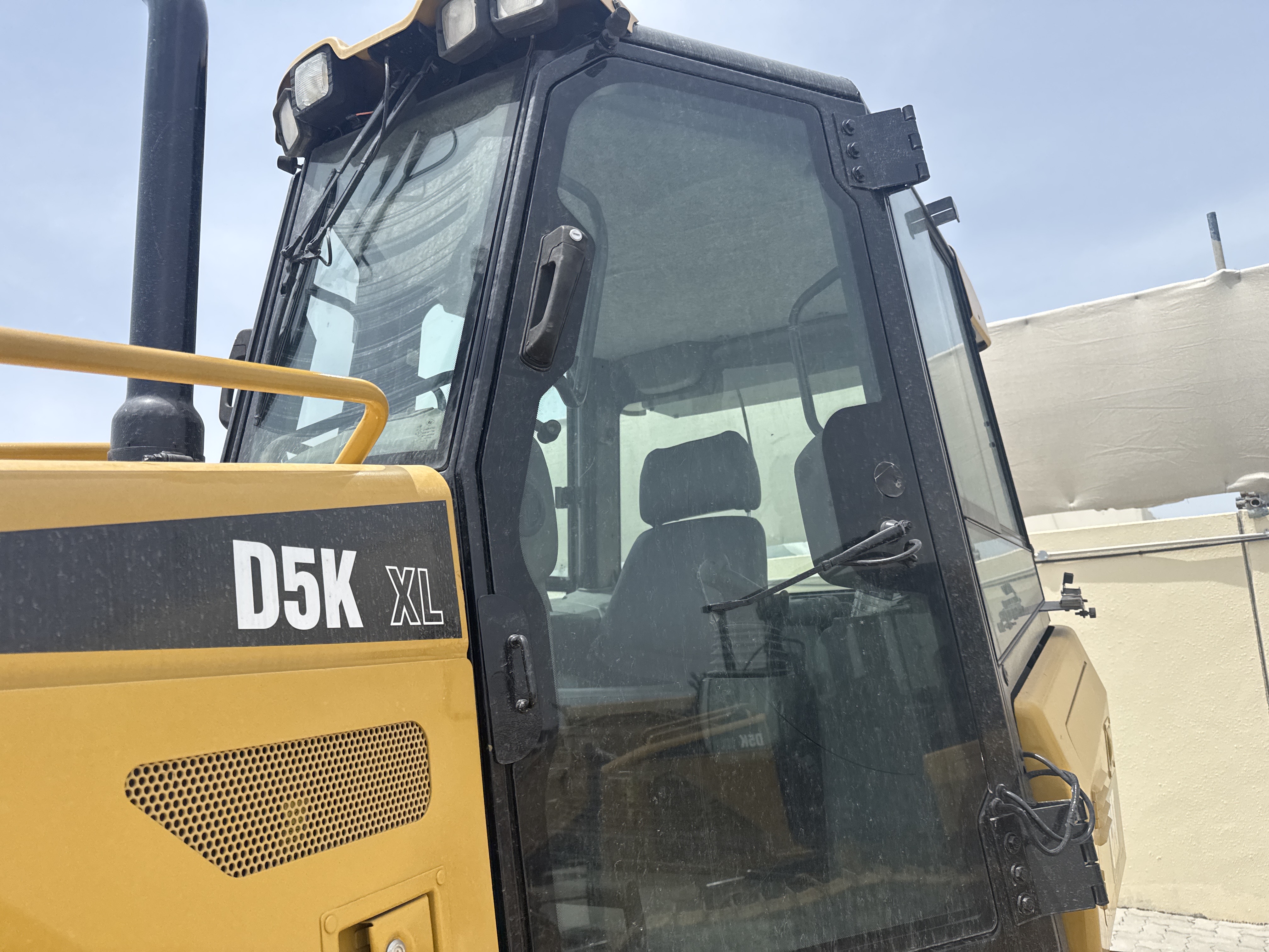 CDB-009-كاتربيلر-D5K-XL-بلدوزرات-مجنزرة-فحص-الهيكل-الأبواب-1