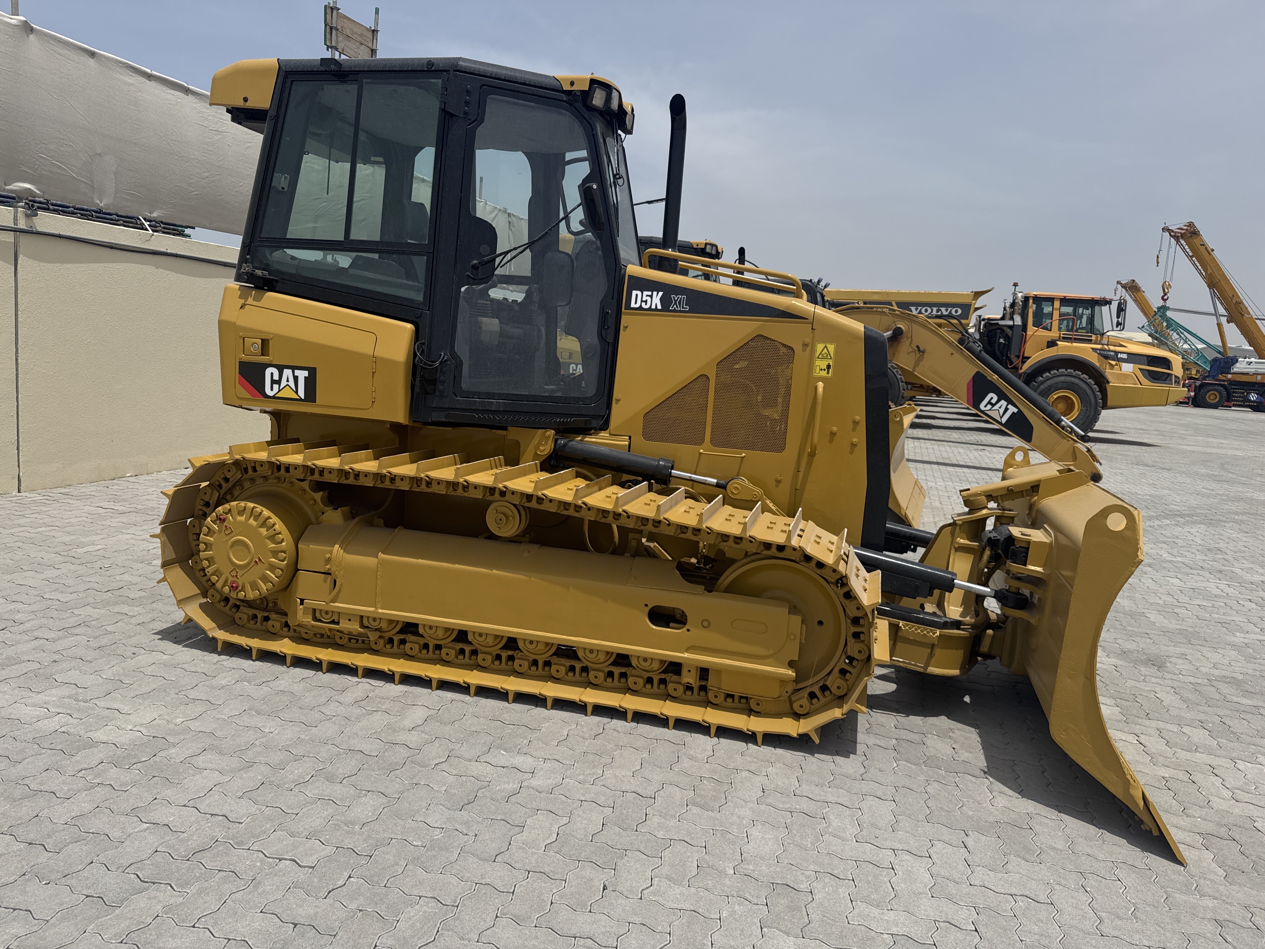 CDB-009-كاتربيلر-D5K-XL-بلدوزرات-مجنزرة-فحص-الهيكل-الصبغ-1