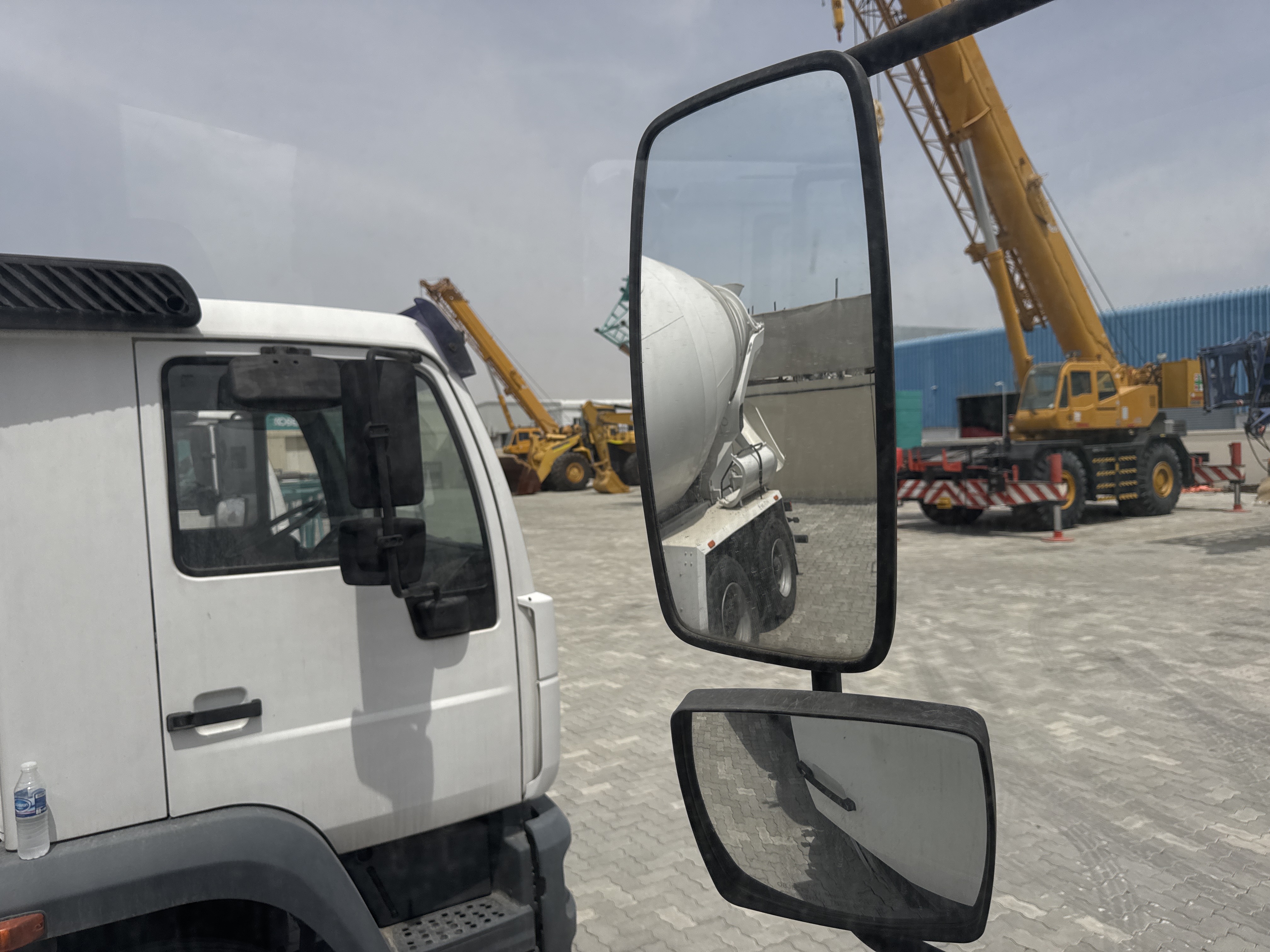 CMT-002-MAN-CLA-26.280-Concrete-mixer-trucks-inspection-Cabin-Mirrors-1
