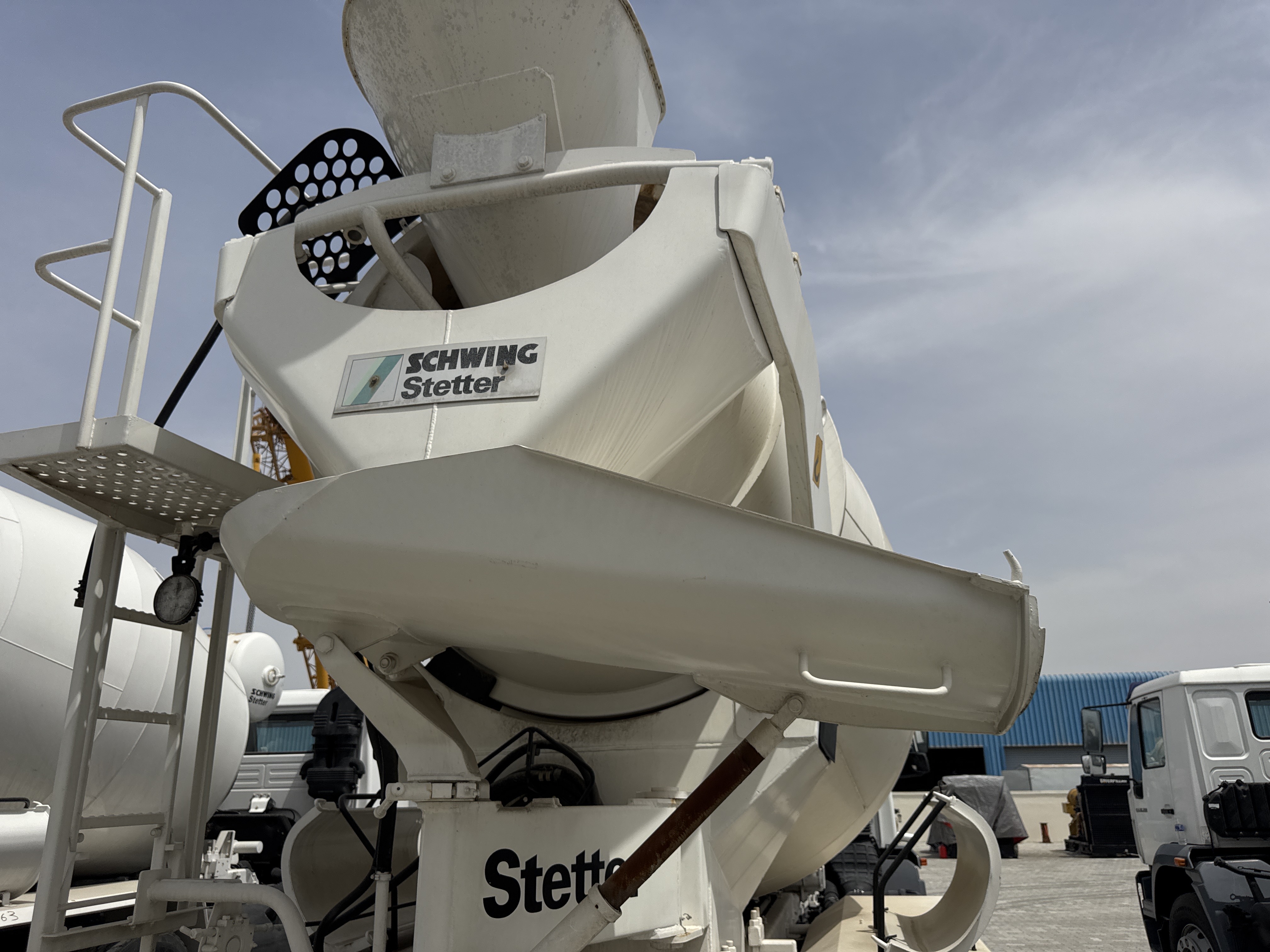 CMT-002-MAN-CLA-26.280-Concrete-mixer-trucks-inspection-Concrete-mixing-system-Unloading-tank-1