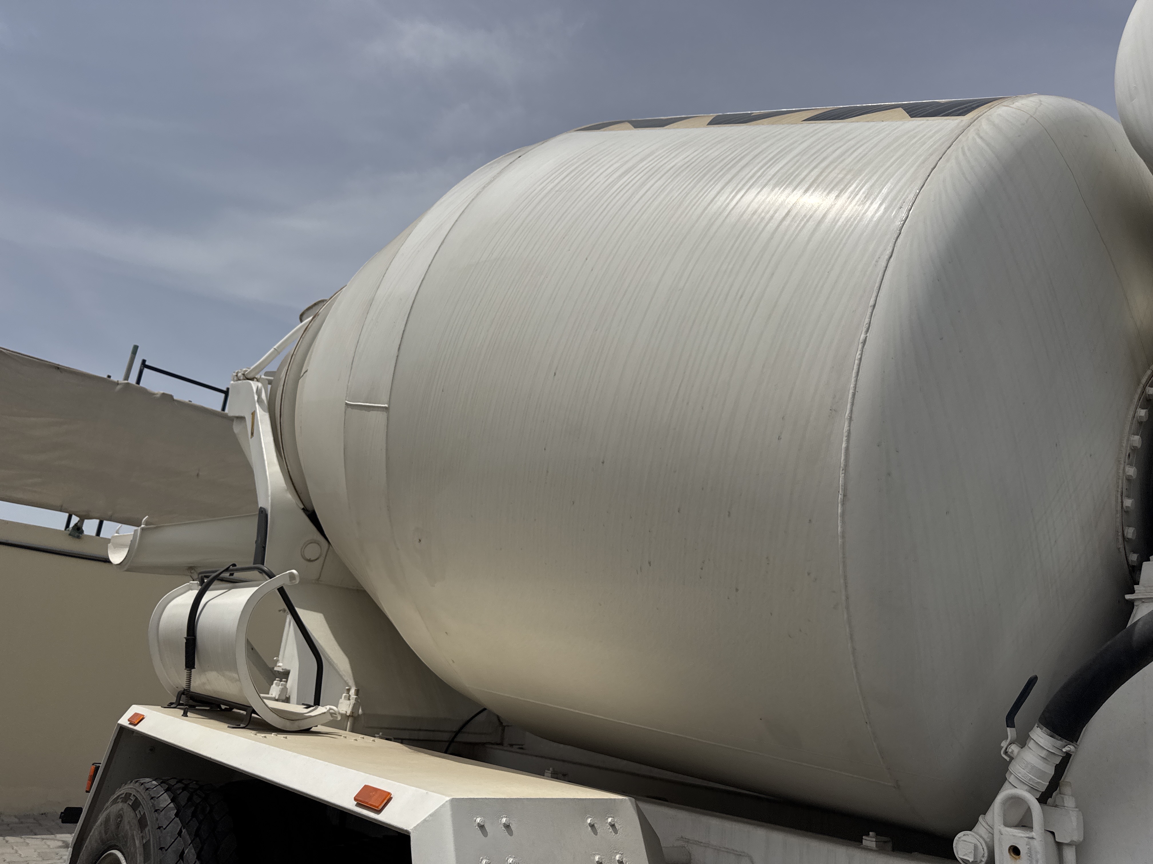 CMT-002-MAN-CLA-26.280-Concrete-mixer-trucks-inspection-Concrete-mixing-system-Mixer-tank-1