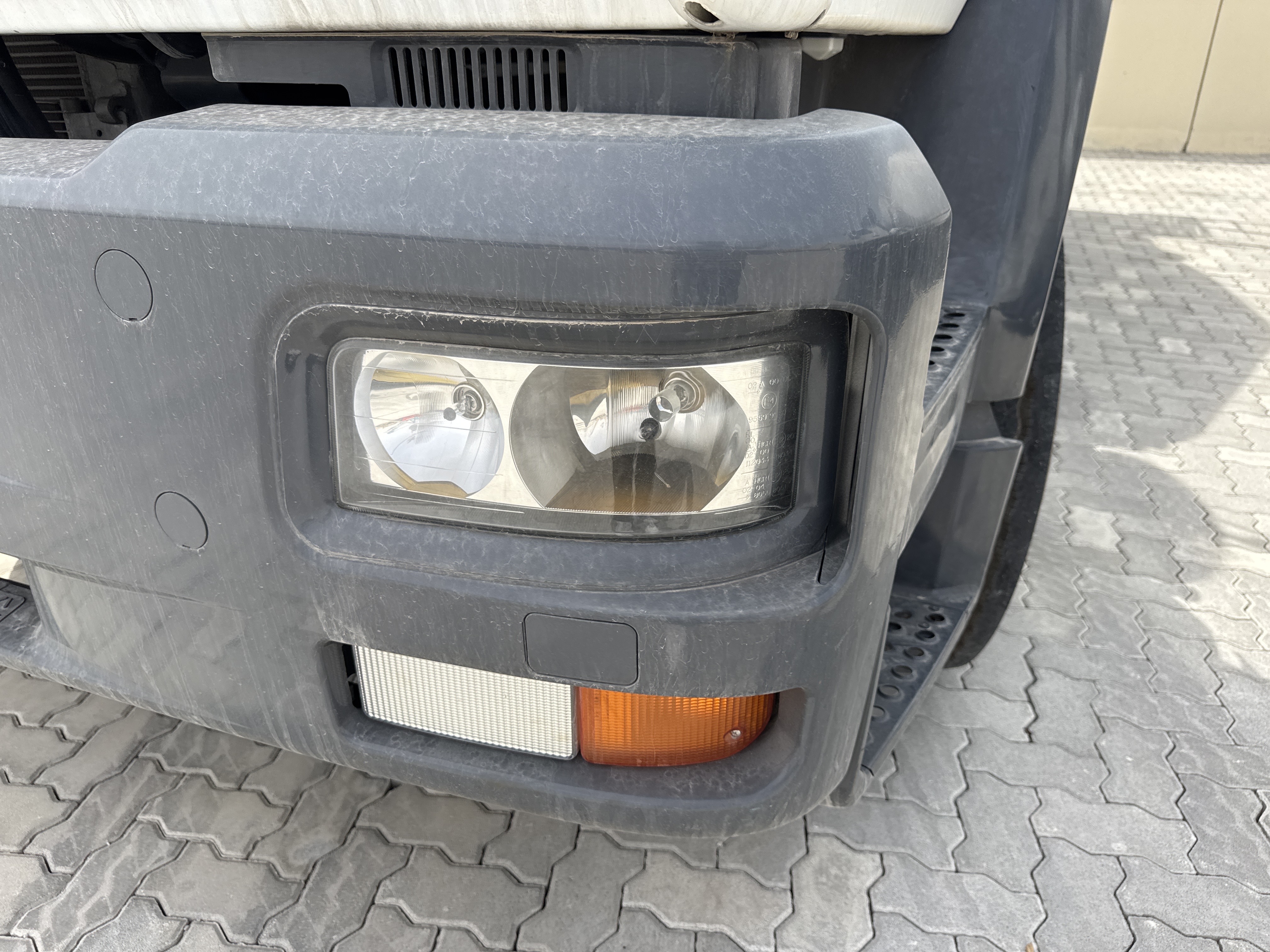 CMT-002-MAN-CLA-26.280-Concrete-mixer-trucks-inspection-Electronics-Lights-and-signals-1