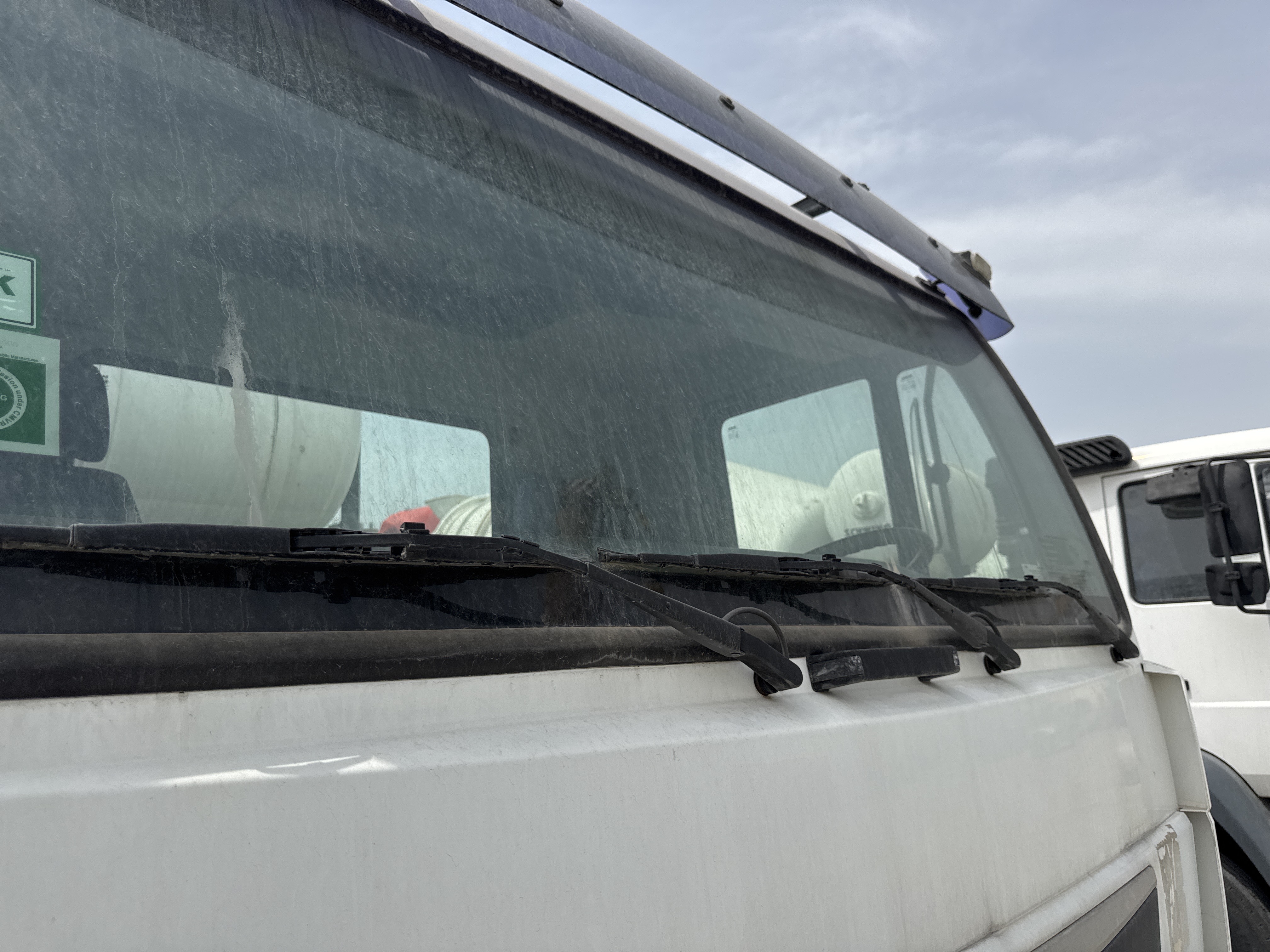 CMT-002-MAN-CLA-26.280-Concrete-mixer-trucks-inspection-Electronics-Wipers-1