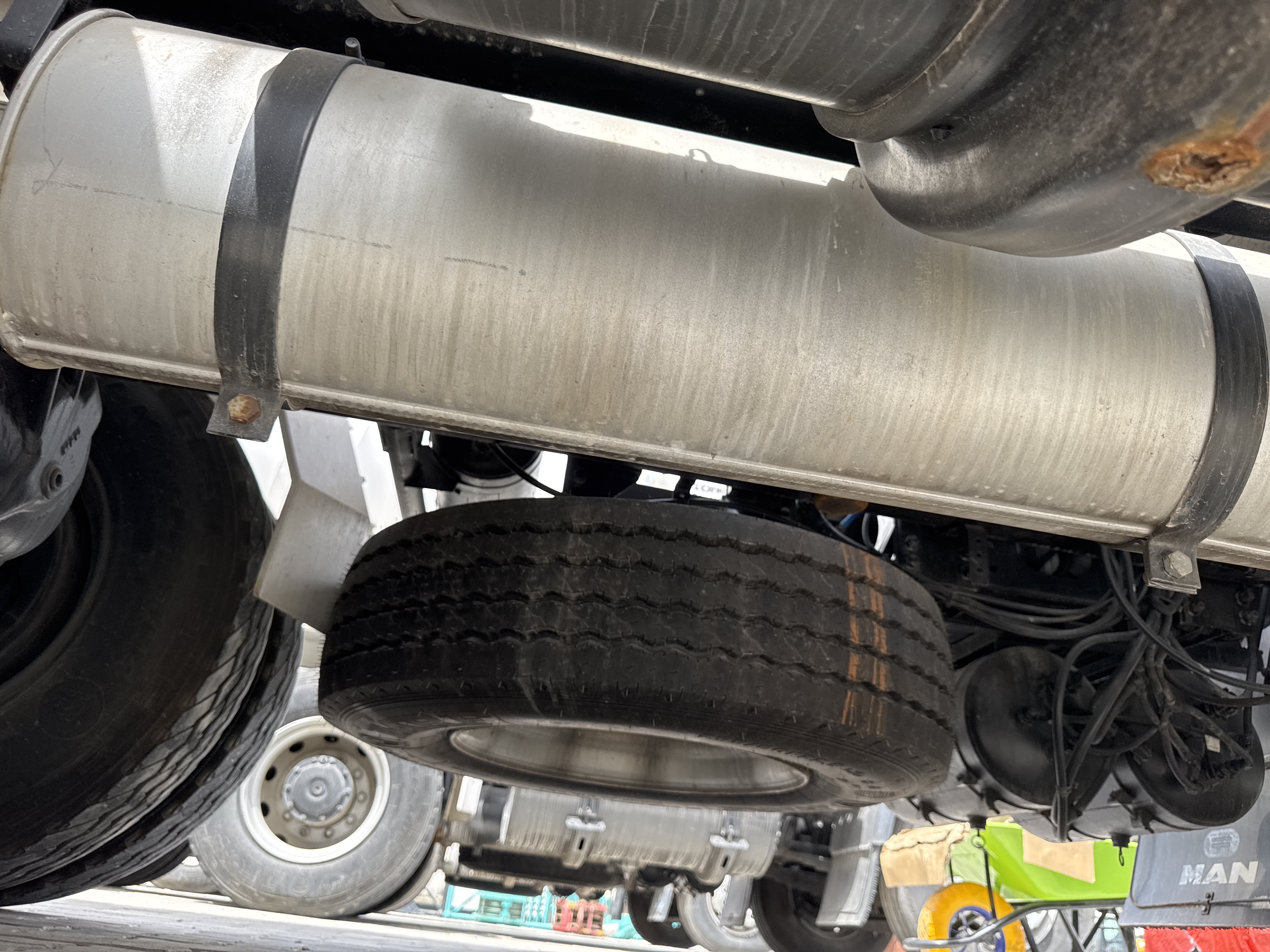 CMT-002-MAN-CLA-26.280-Concrete-mixer-trucks-inspection-Engine-Exhaust-system-1