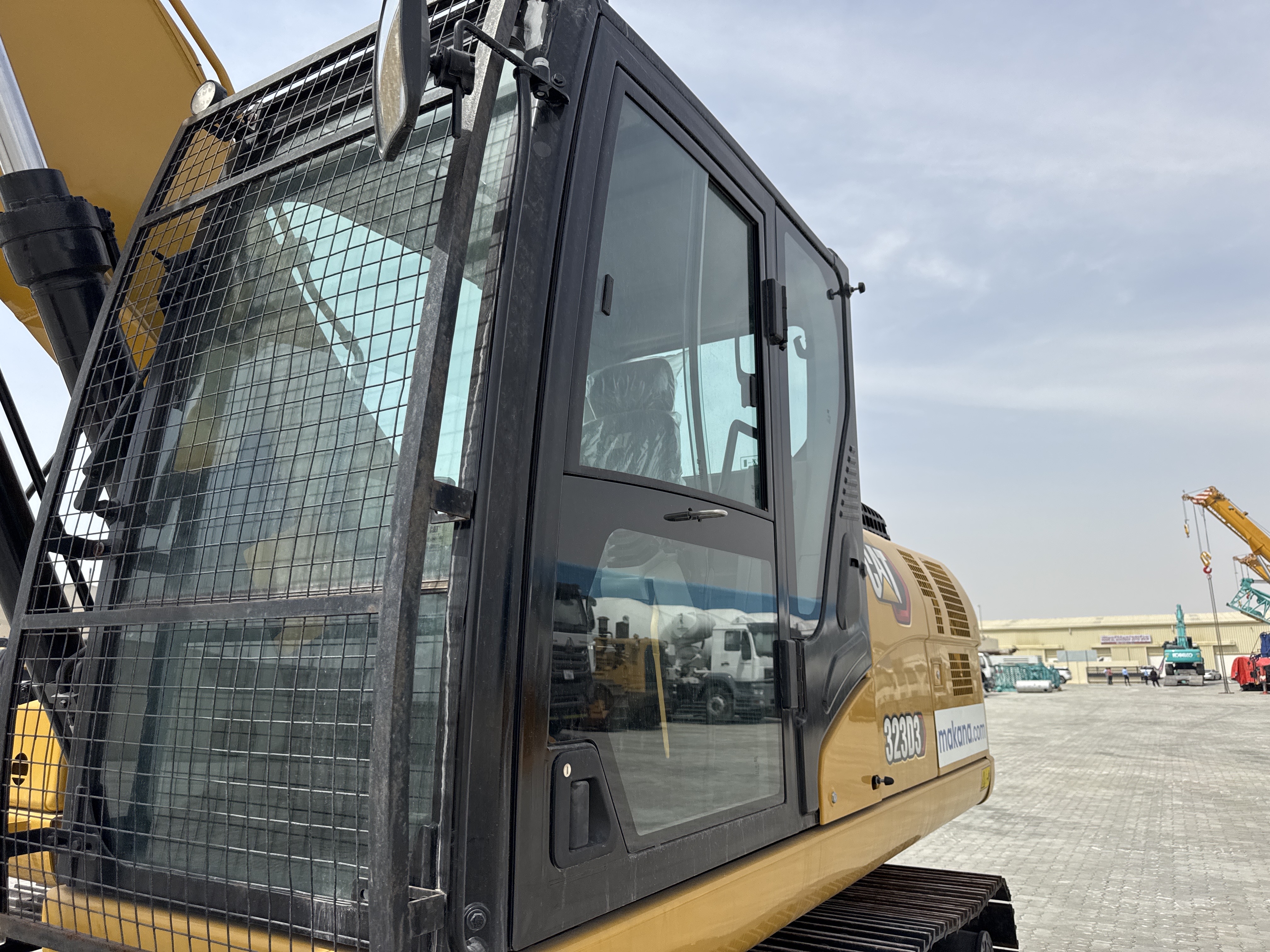 MDX-021-Cat-323D3-Medium-excavators-inspection-Structure-Doors-1