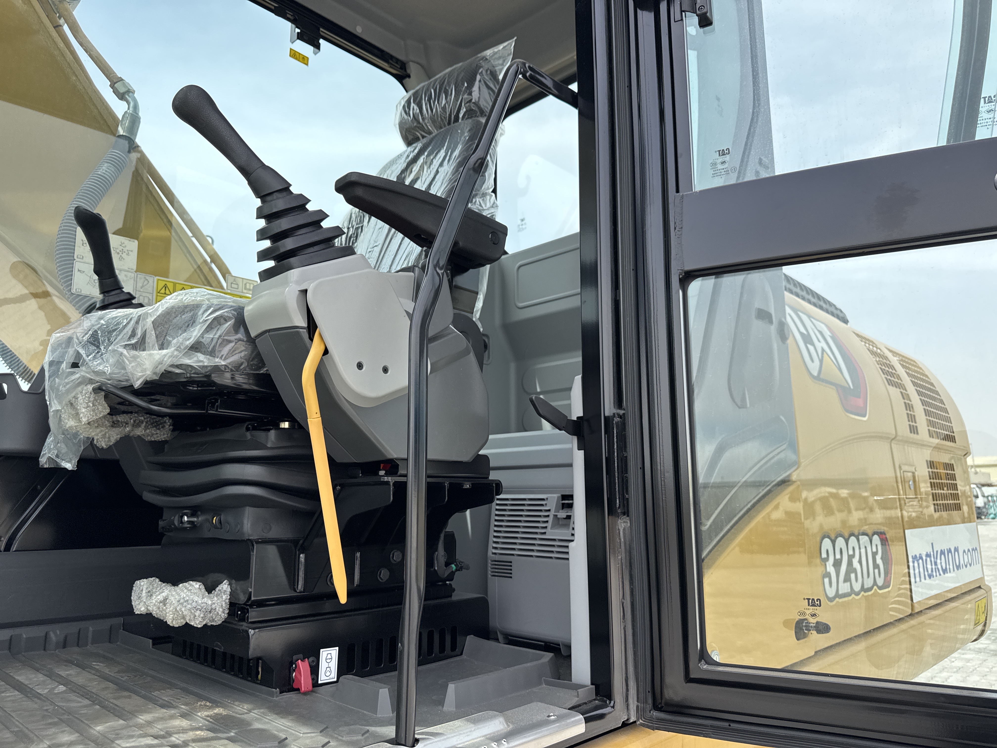 MDX-021-Cat-323D3-Medium-excavators-inspection-Structure-Handrails-1