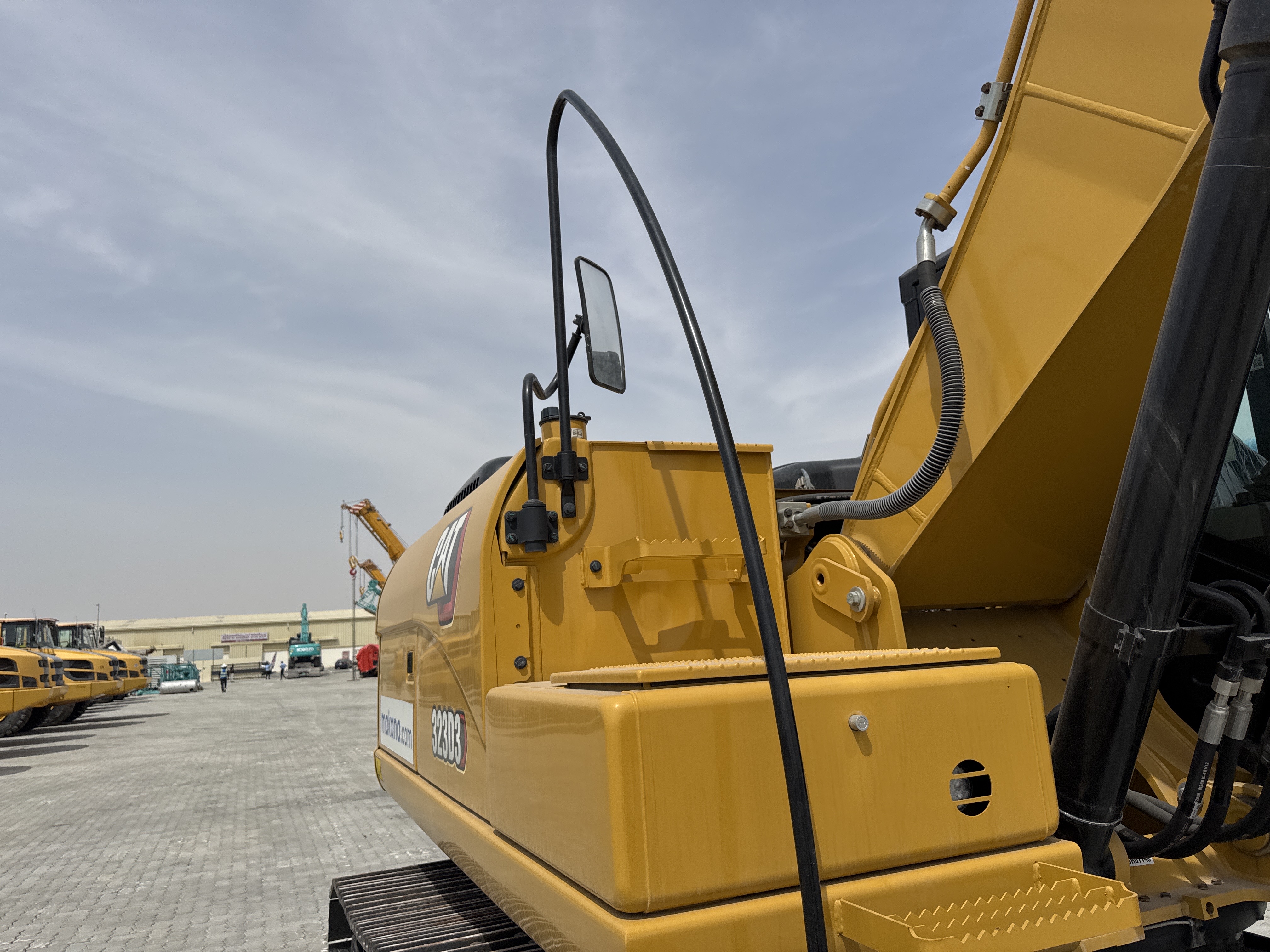 MDX-021-Cat-323D3-Medium-excavators-inspection-Structure-Handrails-1