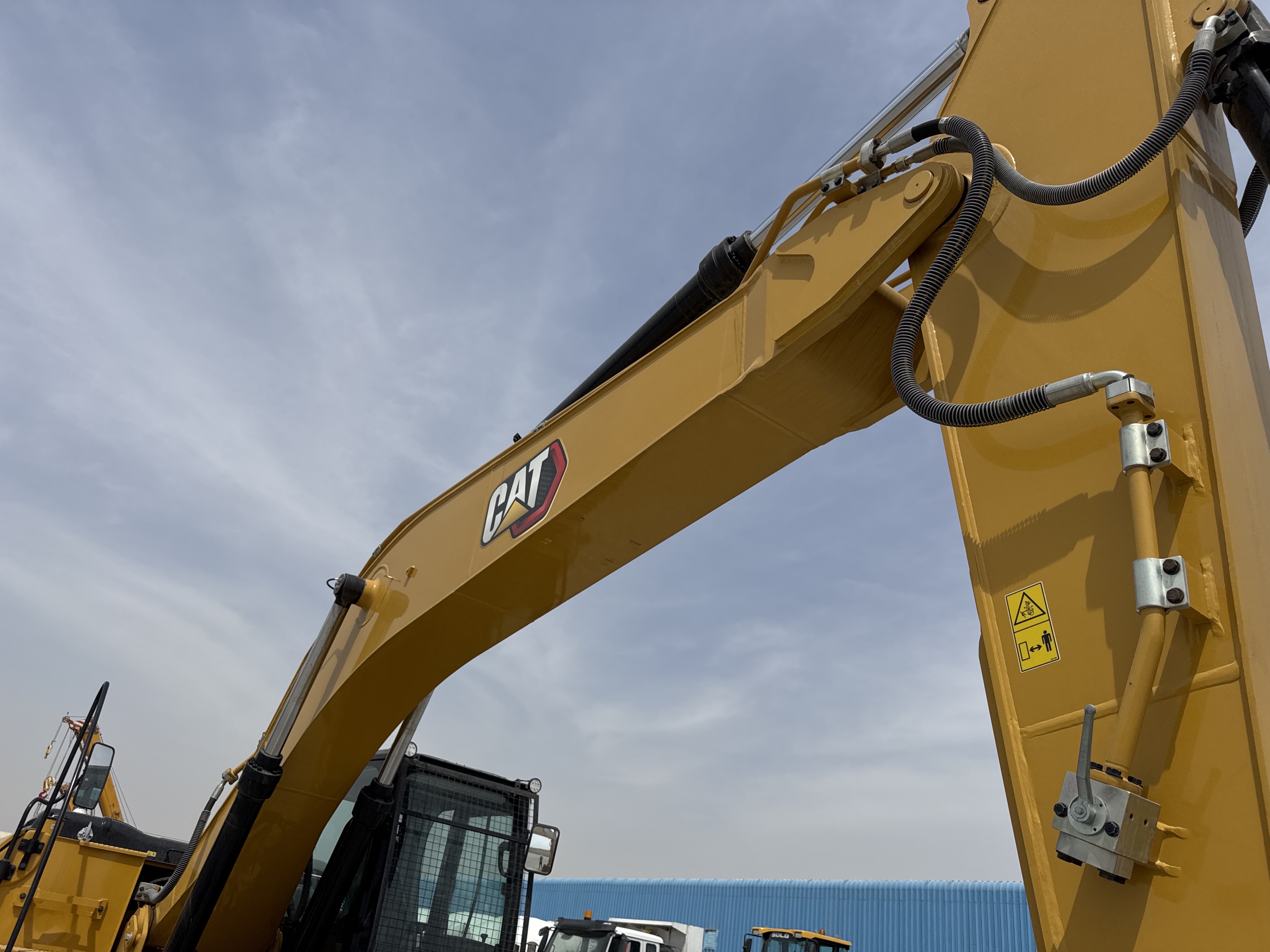 MDX-021-Cat-323D3-Medium-excavators-inspection-Chassis-Boom-1