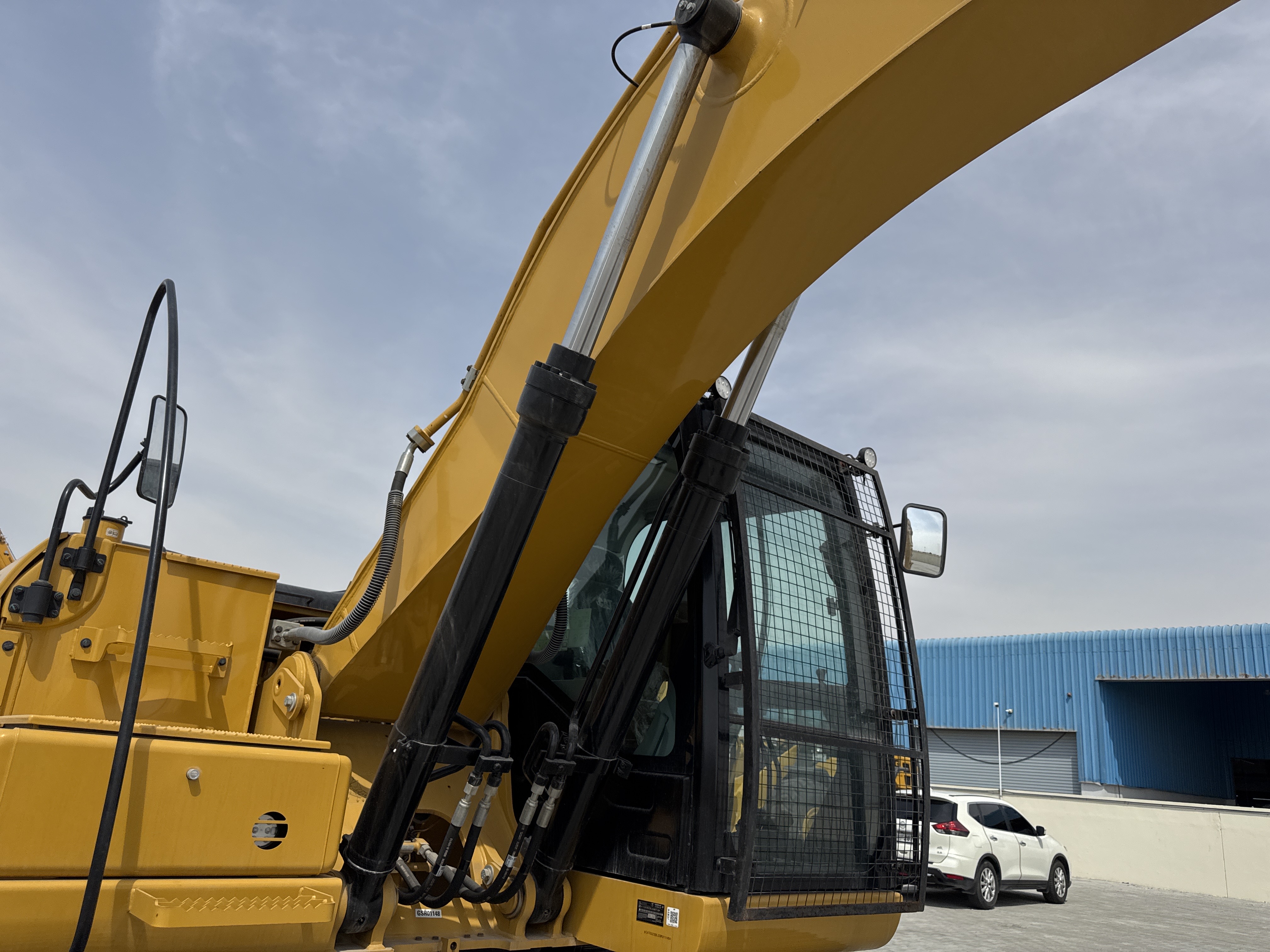 MDX-021-Cat-323D3-Medium-excavators-inspection-Hydraulics-Boom-lift-cylinder-1