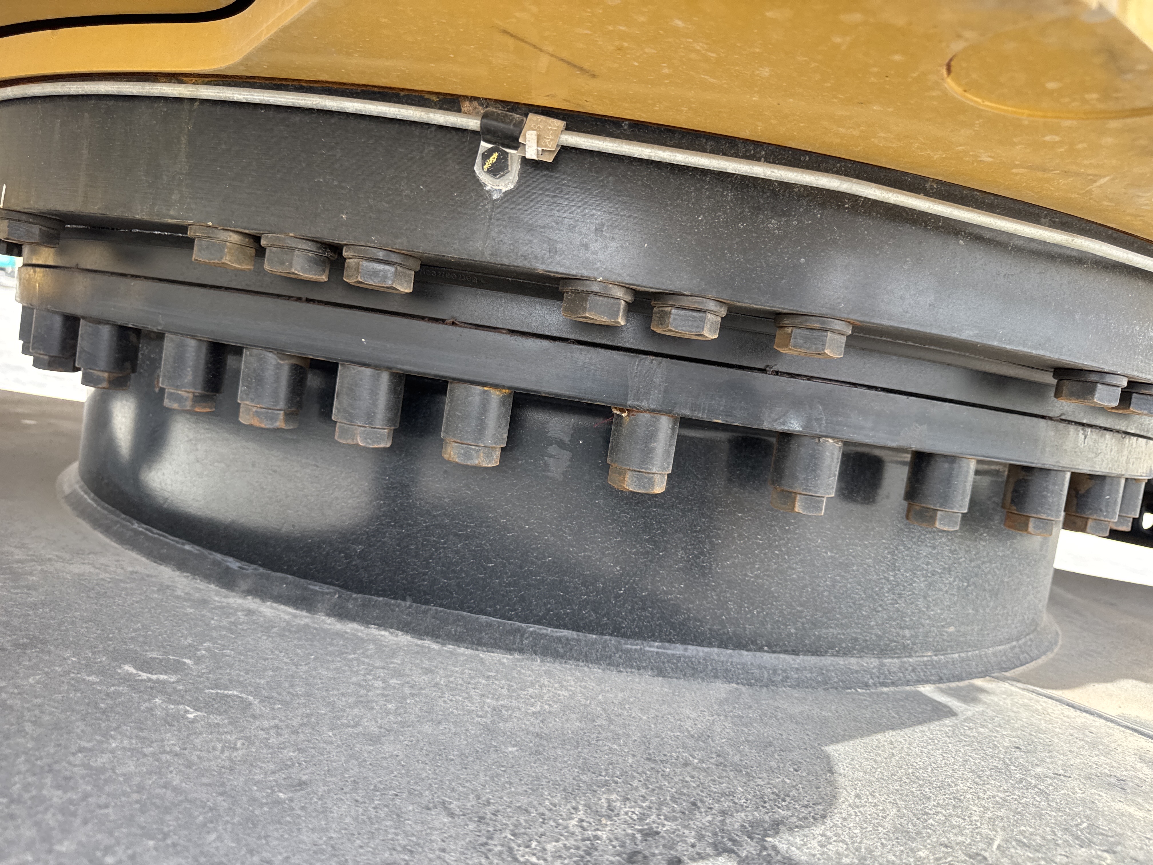 MDX-021-Cat-323D3-Medium-excavators-inspection-Hydraulics-Turntable/slewing-assembly-1