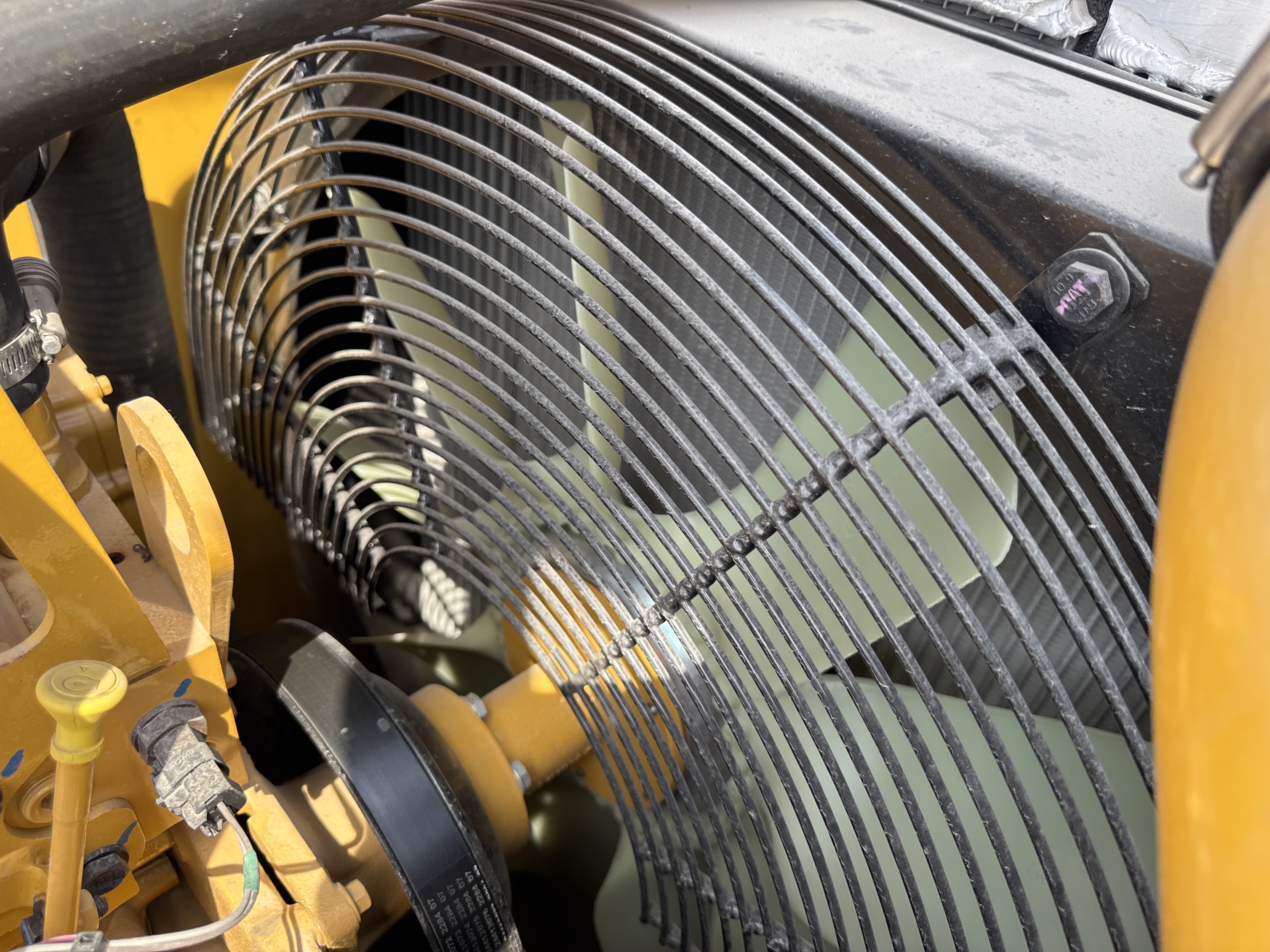 MDX-021-Cat-323D3-Medium-excavators-inspection-Engine-Cooling-fan-and-fan-guard-1