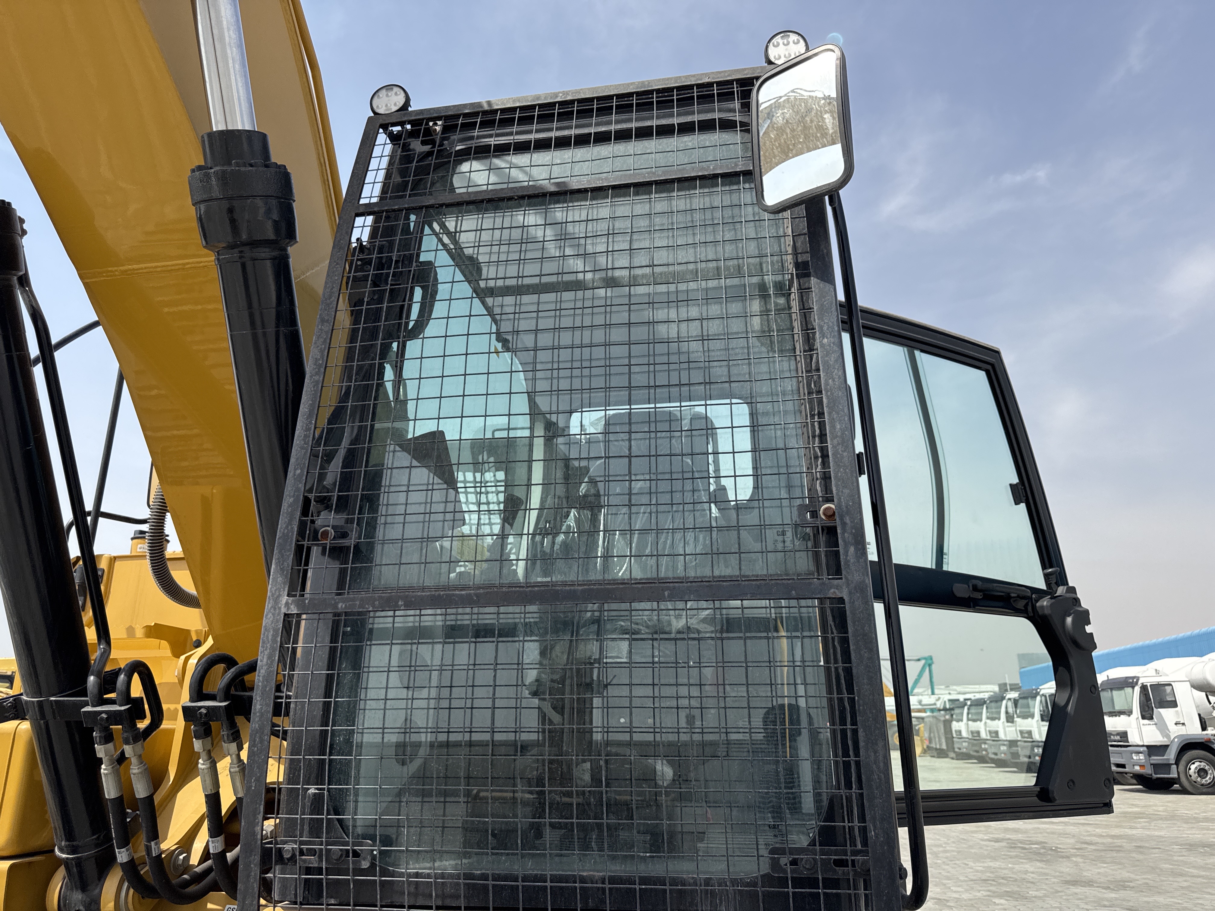 MDX-021-Cat-323D3-Medium-excavators-inspection-Safety-Rollover-protective-structure-(ROPS-/-FOPS)-1
