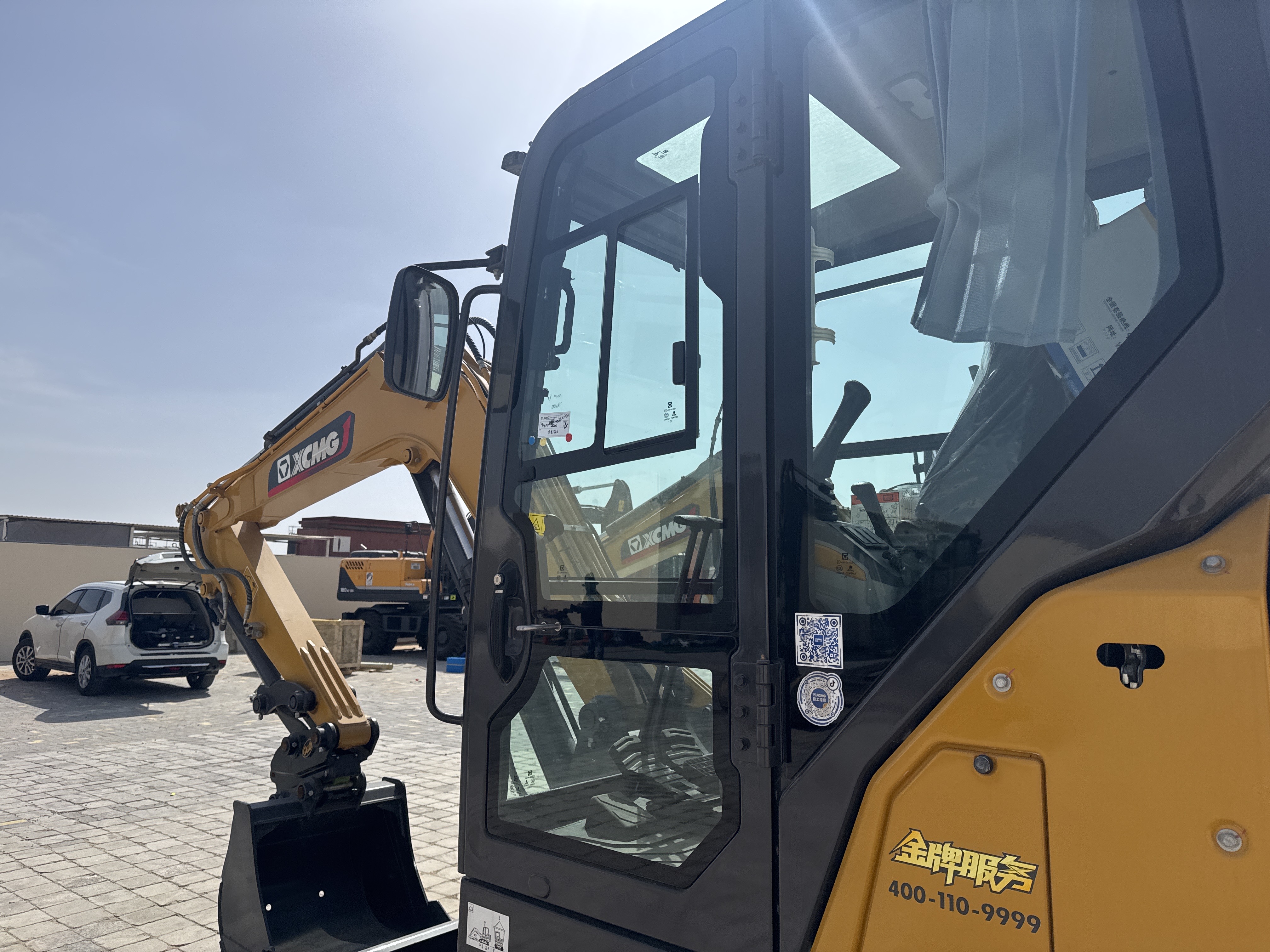 MNX-017-XCMG-XE60G-Pro-Mini-excavators-inspection-Structure-Doors-1
