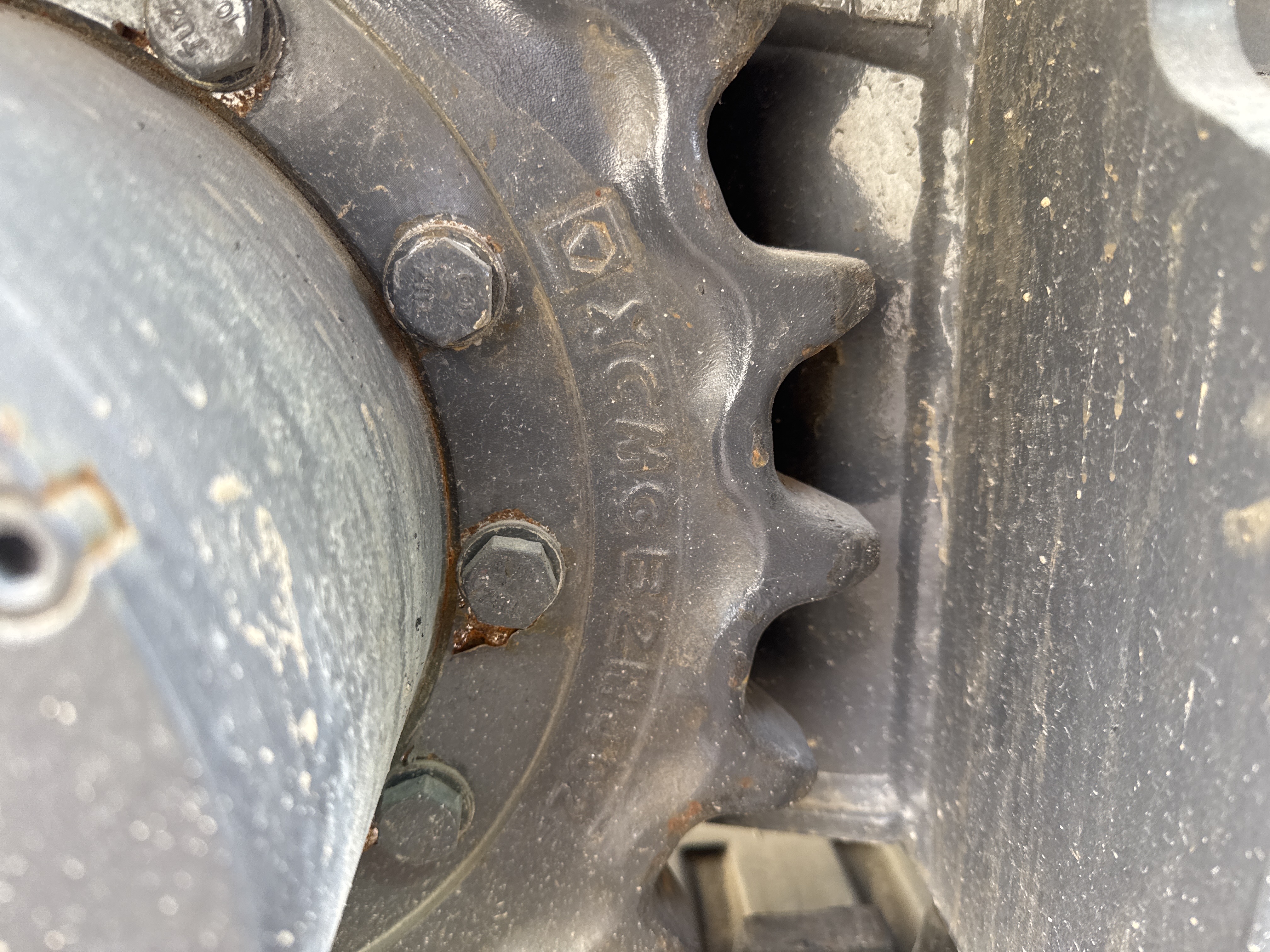 MNX-017-XCMG-XE60G-Pro-Mini-excavators-inspection-Undercarriage-Right-sprocket-1