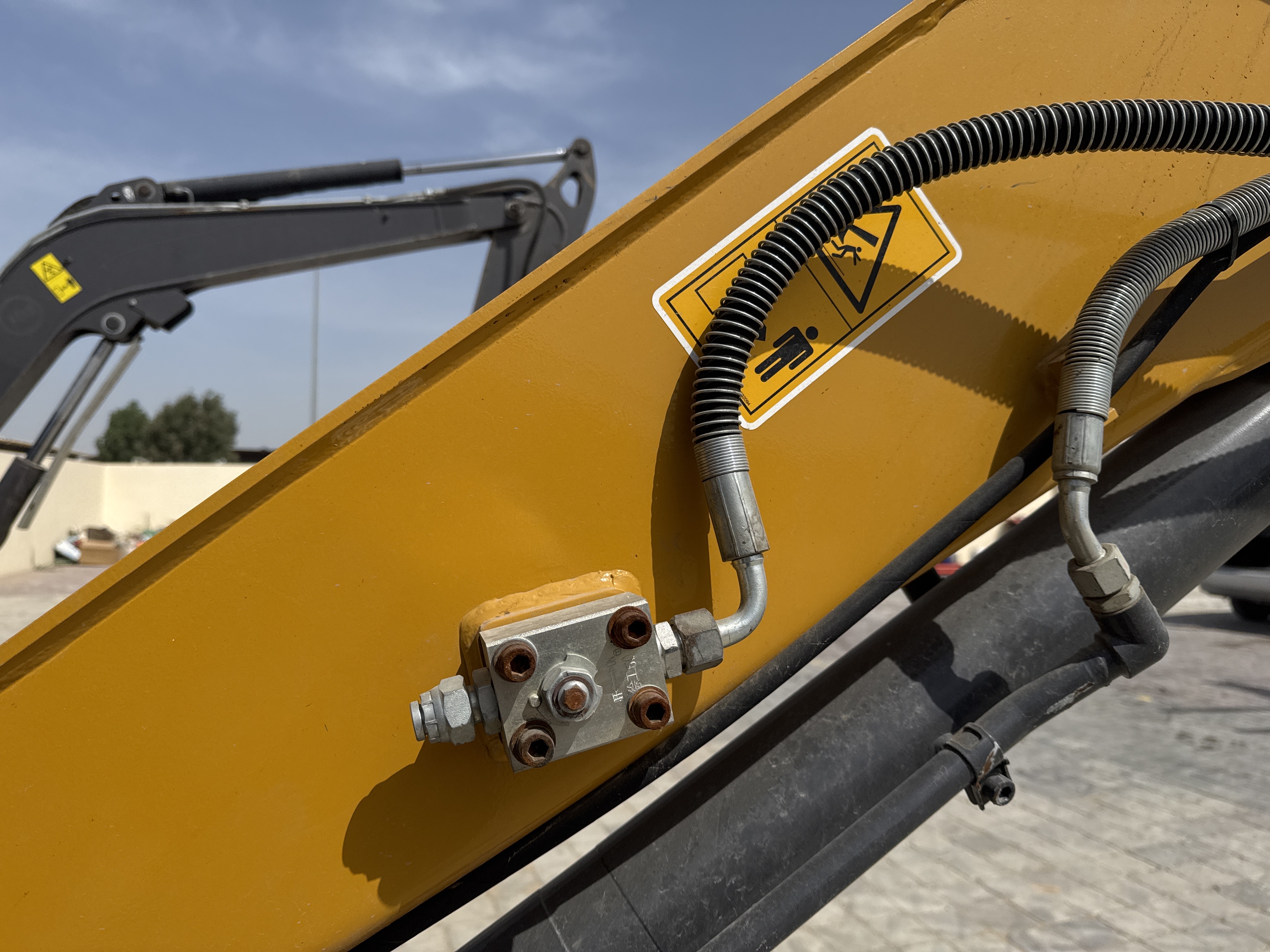 MNX-017-XCMG-XE60G-Pro-Mini-excavators-inspection-Hydraulics-Attachment-piping-1