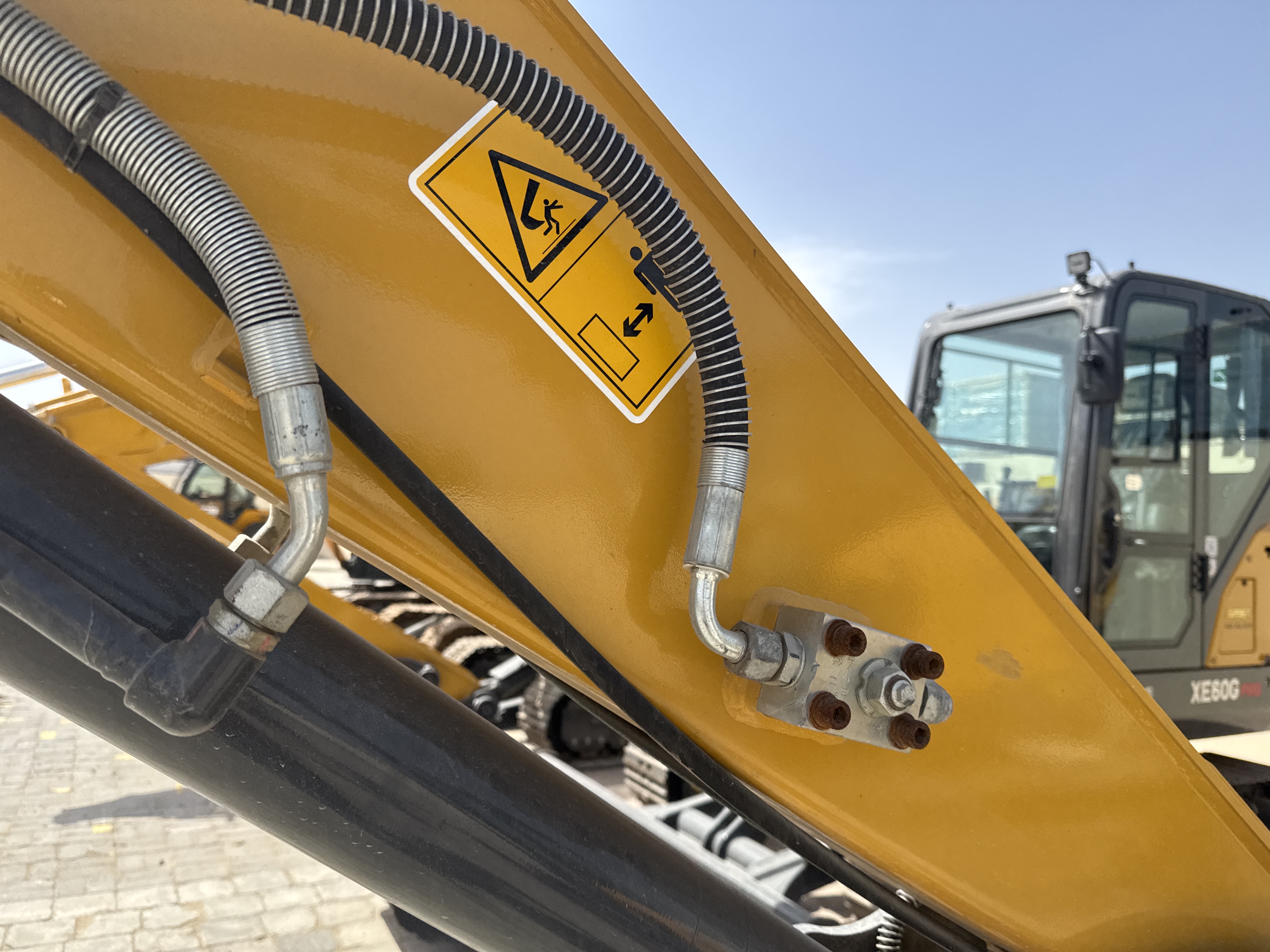 MNX-017-XCMG-XE60G-Pro-Mini-excavators-inspection-Hydraulics-Attachment-piping-1