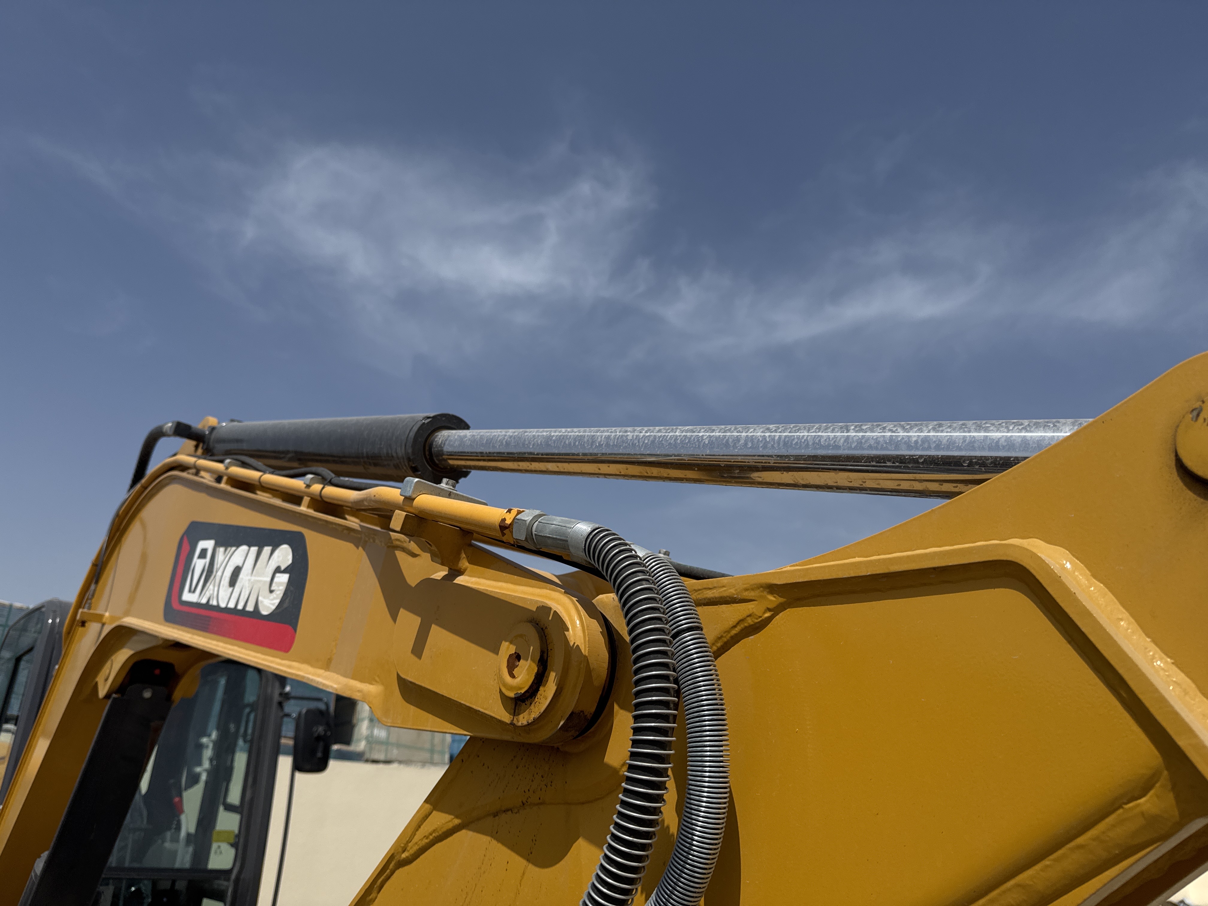 MNX-017-XCMG-XE60G-Pro-Mini-excavators-inspection-Hydraulics-Stick-cylinder-1