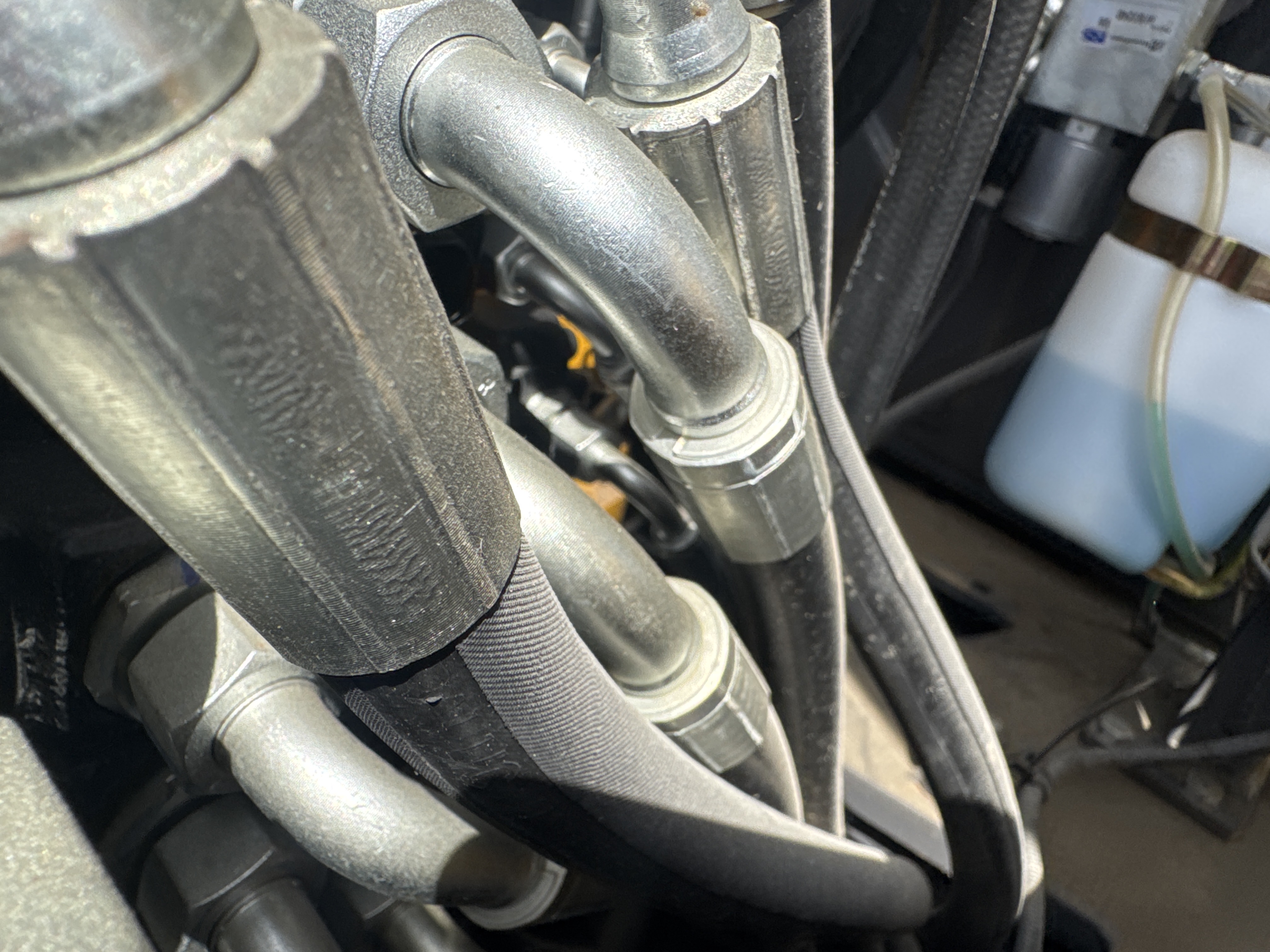 MNX-017-XCMG-XE60G-Pro-Mini-excavators-inspection-Hydraulics-Hydraulic-hoses-and-lines-1