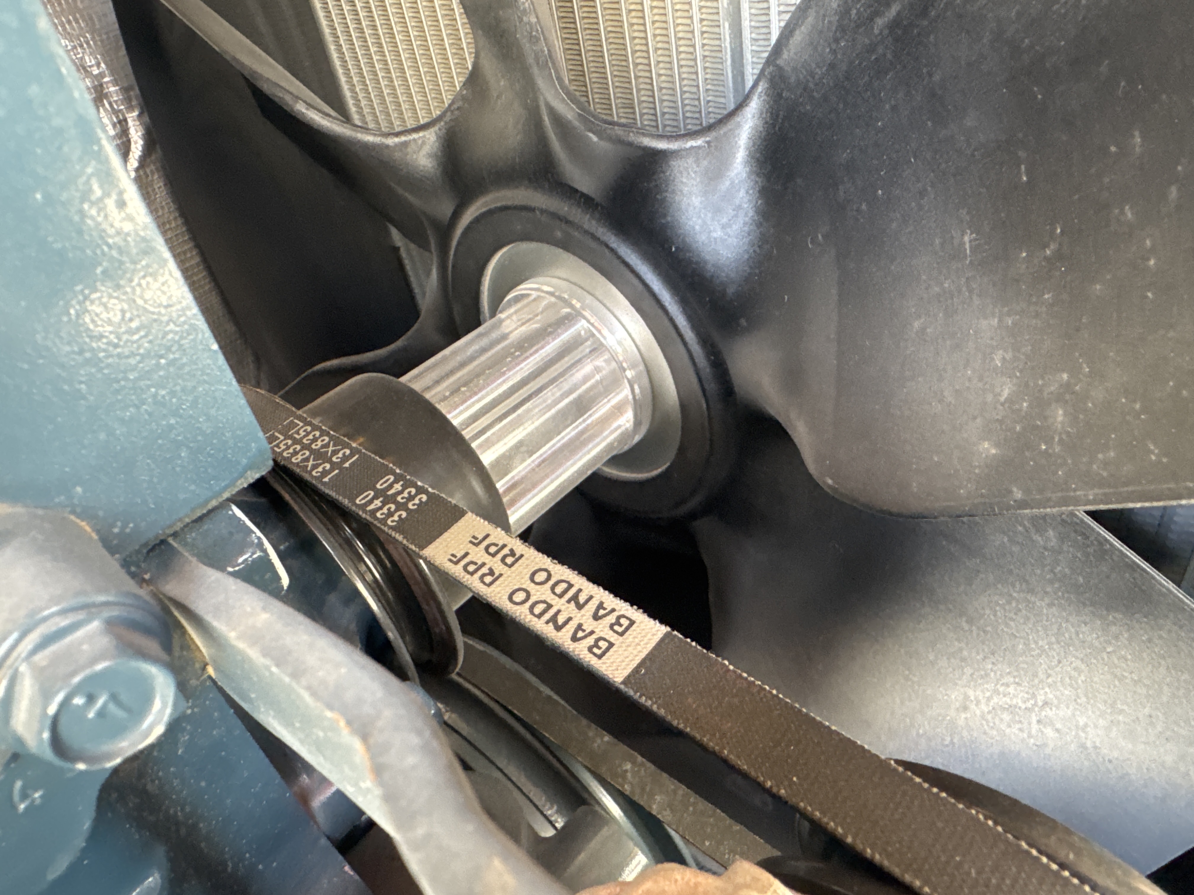 MNX-017-XCMG-XE60G-Pro-Mini-excavators-inspection-Engine-Belts-1