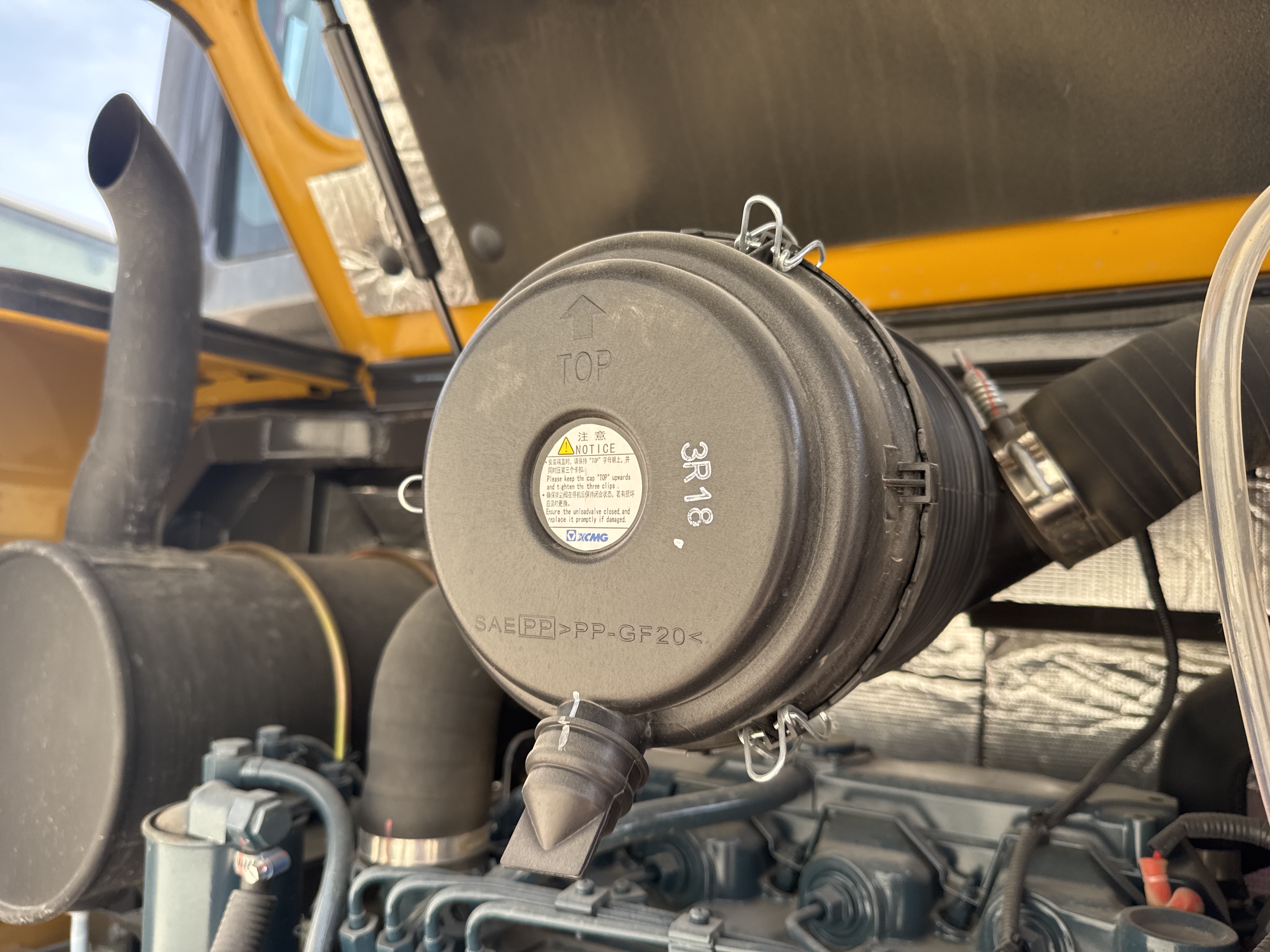 MNX-017-XCMG-XE60G-Pro-Mini-excavators-inspection-Engine-Air-intake-system-1