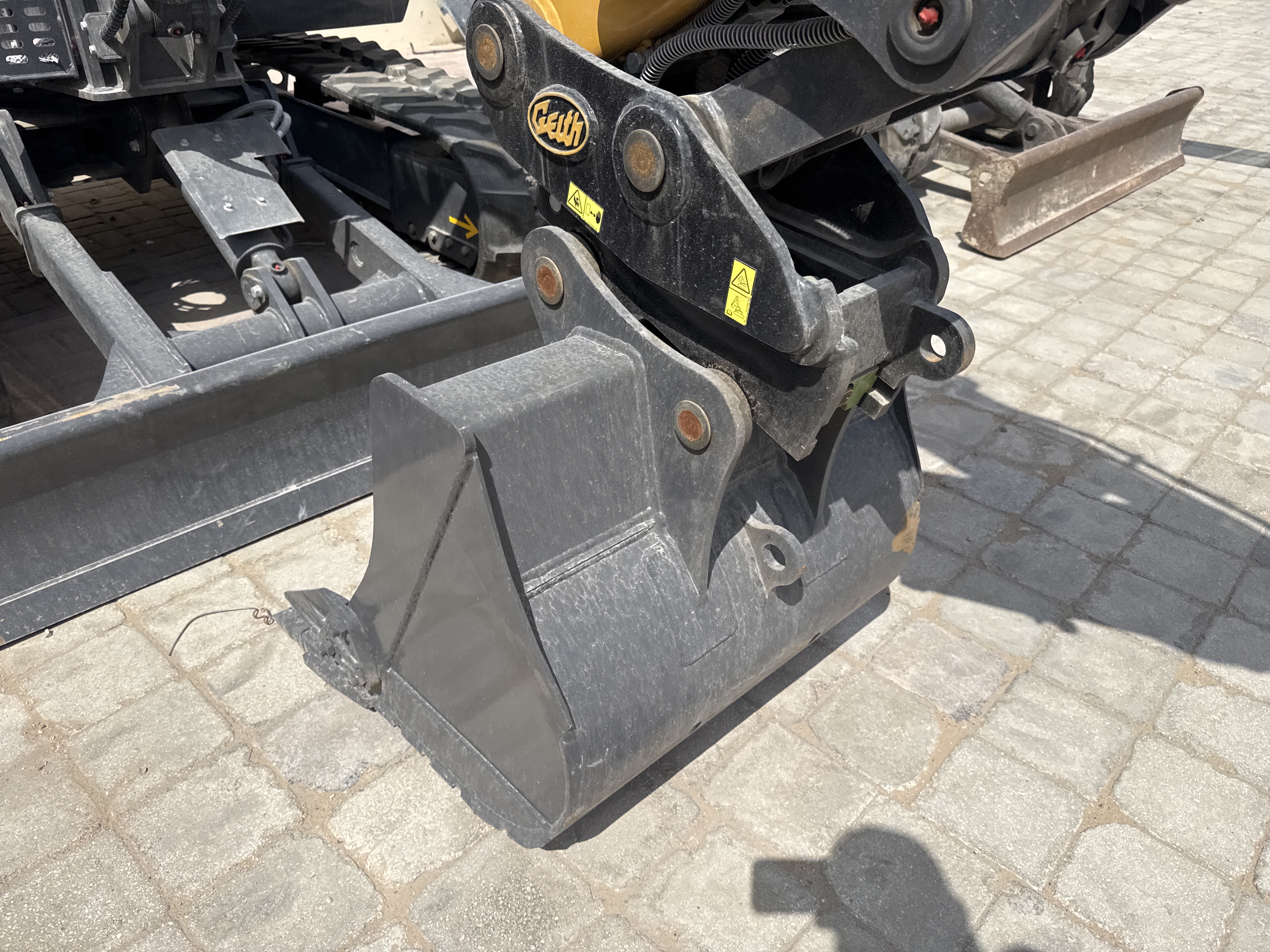 MNX-017-XCMG-XE60G-Pro-Mini-excavators-inspection-Attachment-Excavator-bucket-1