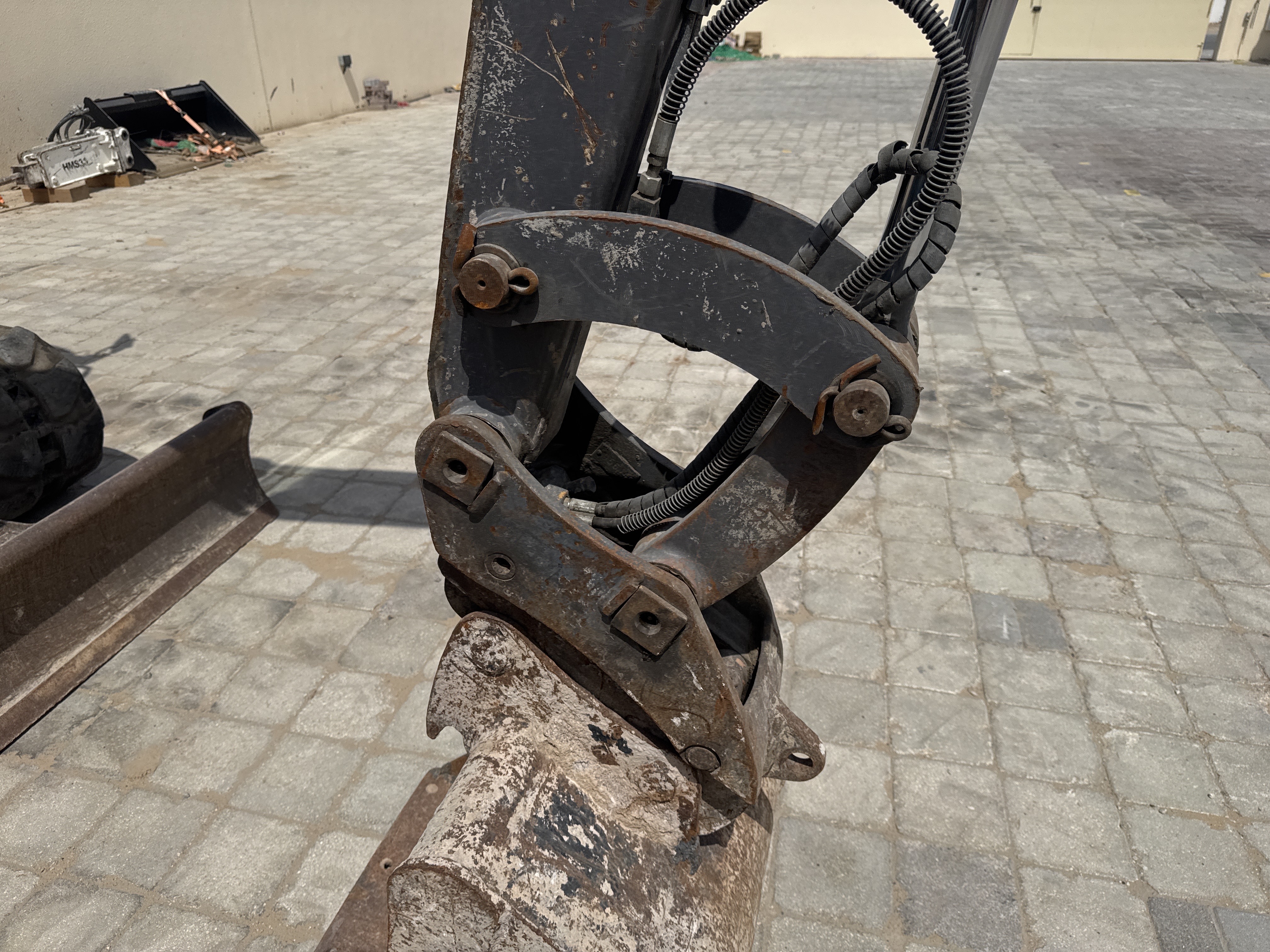 MNX-013-فولفو-ECR50D-حفارات-صغيرة-فحص-الهيكل-الدبابيس-والبطانات-الواصلة-بين-الذراع-والدلو-1