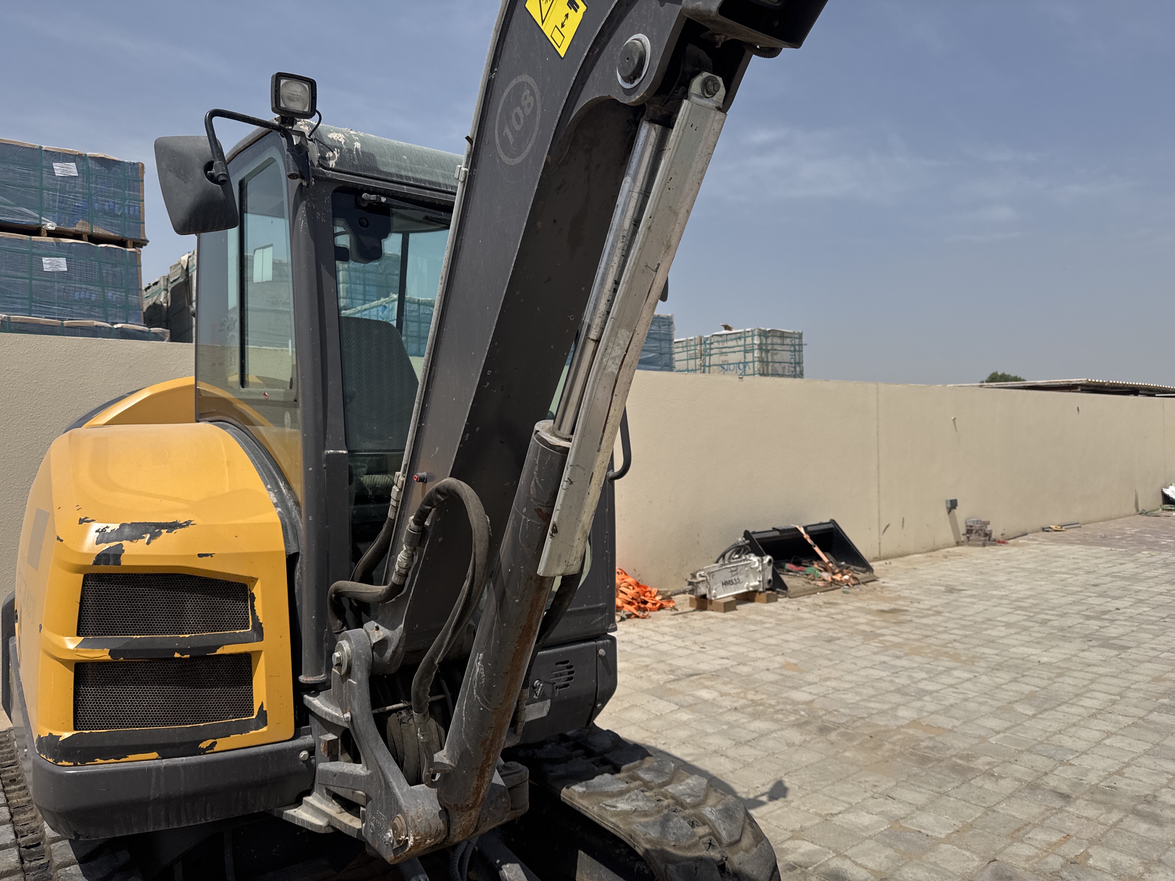 MNX-013-فولفو-ECR50D-حفارات-صغيرة-فحص-الهيدروليك-أسطوانة-رفع-الذراع-1