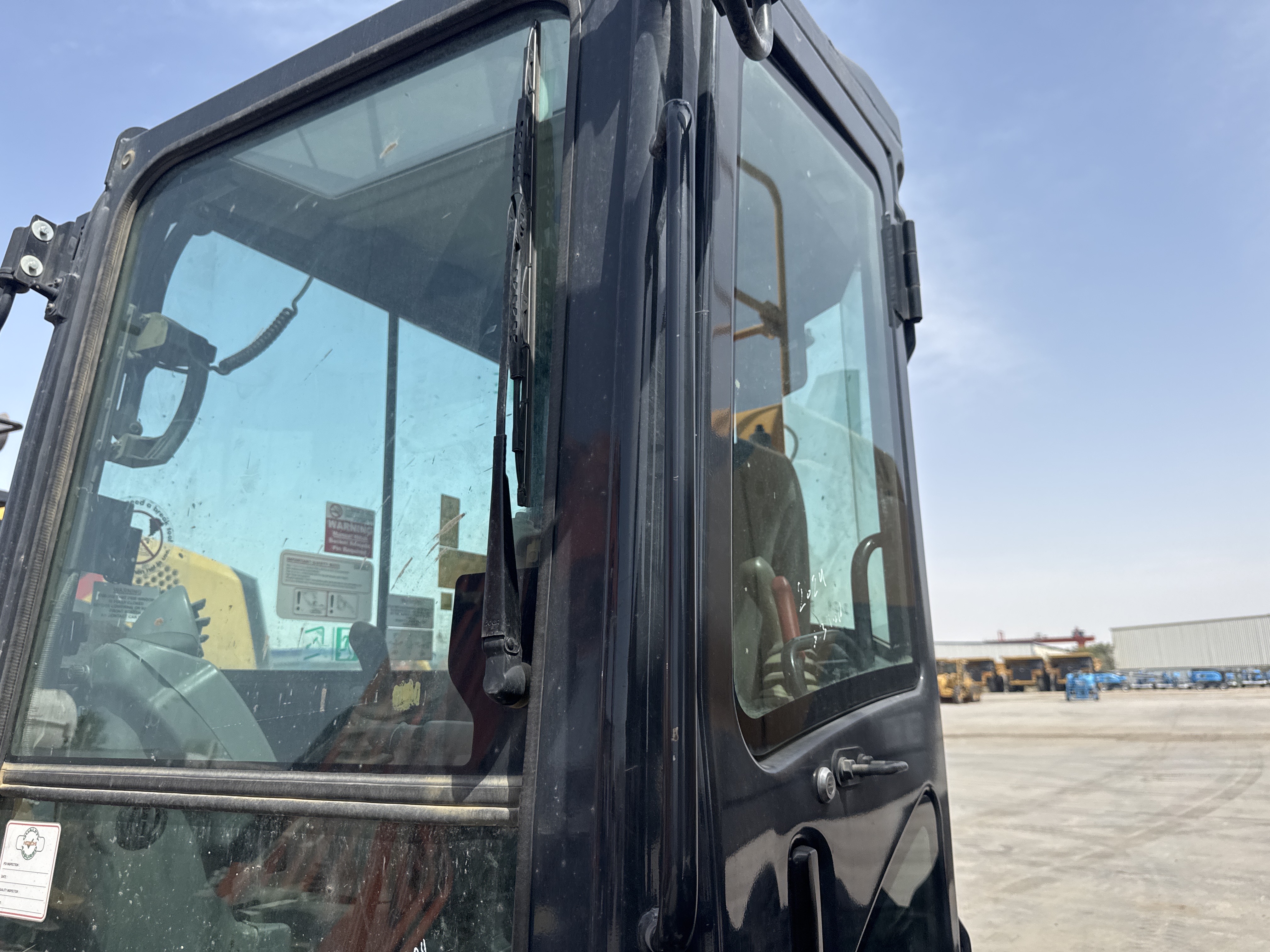 MNX-008-هيتاشي-ZX33U-6-CLR-حفارات-صغيرة-فحص-الهيكل-الدرابزين-1