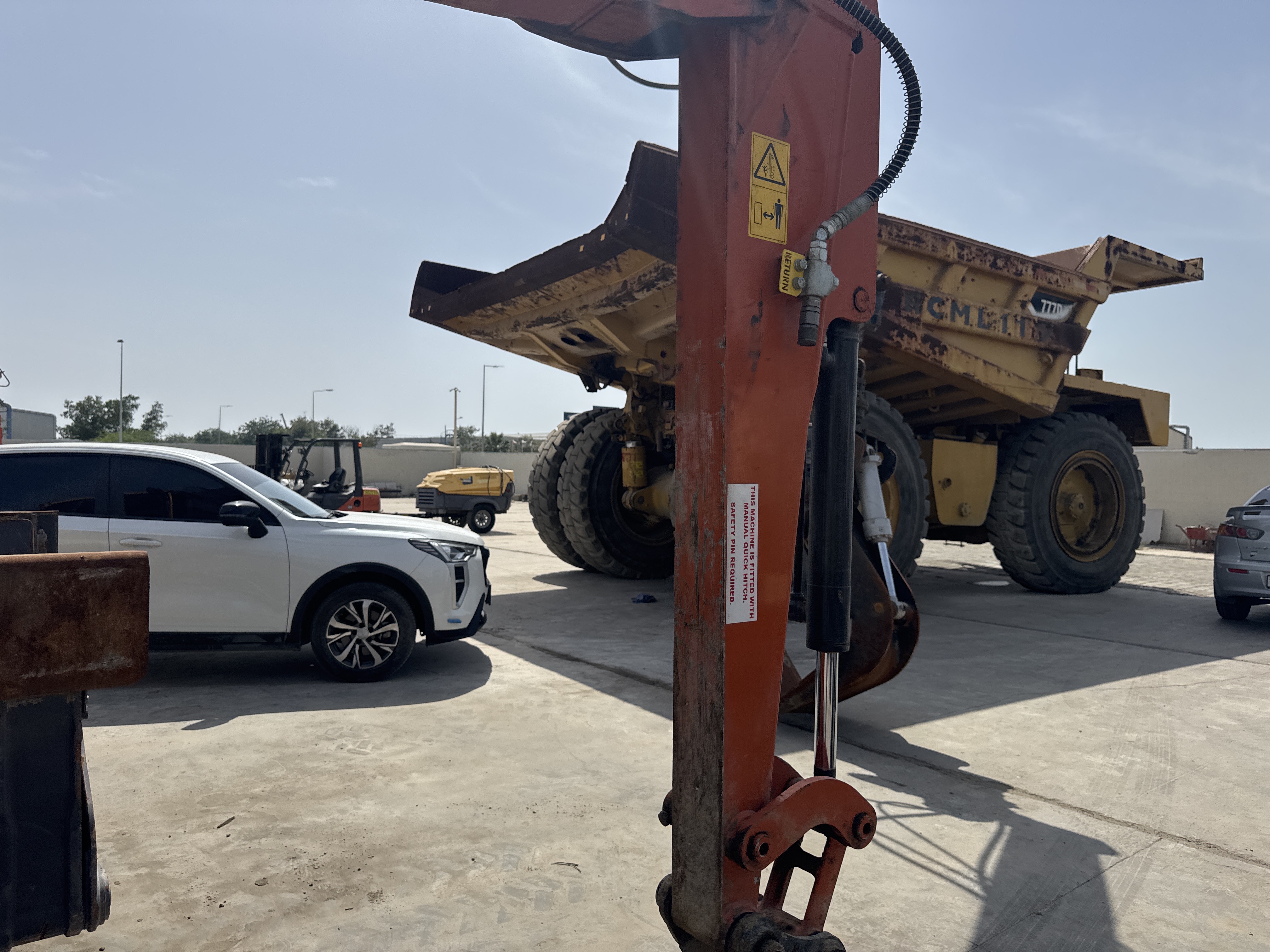 MNX-008-هيتاشي-ZX33U-6-CLR-حفارات-صغيرة-فحص-الهيكل-عصا-الحفر-1