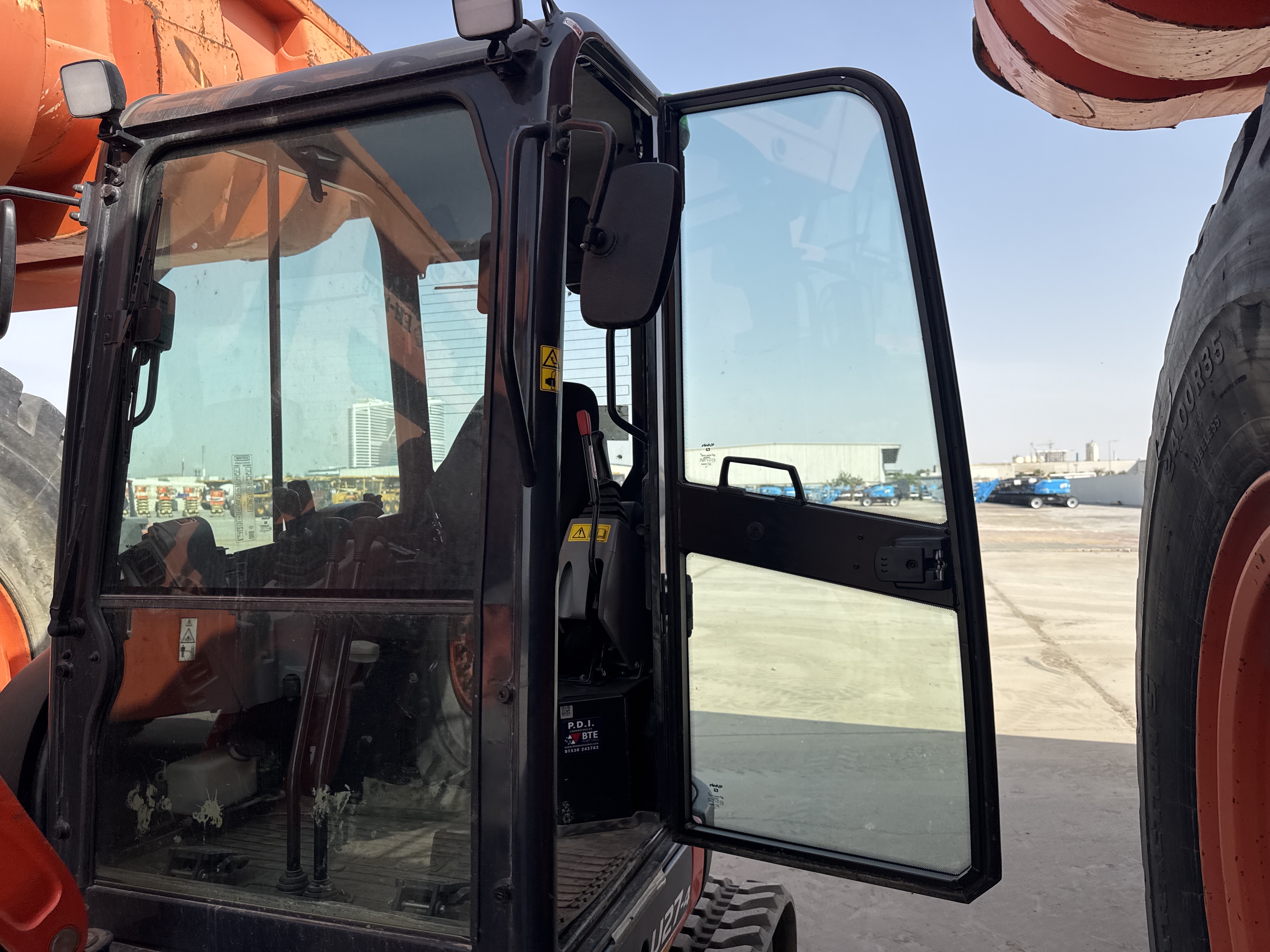 MNX-009-Kubota-U27-4-Mini-excavators-inspection-Structure-Doors-1