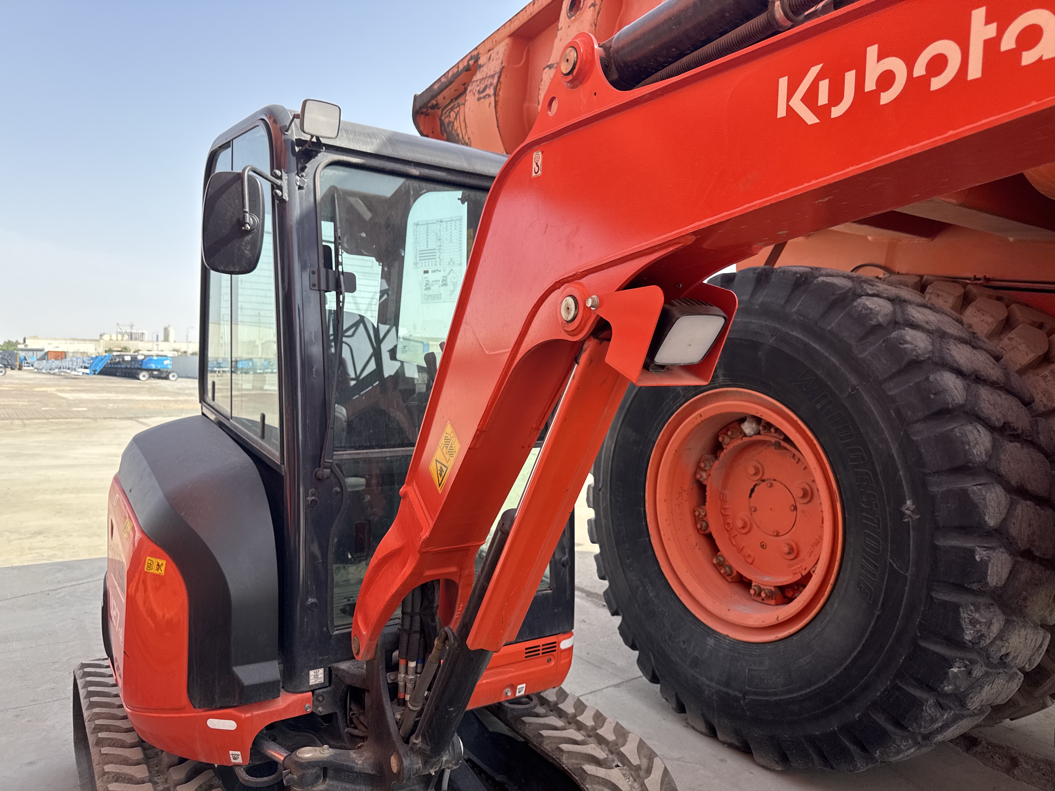 MNX-009-Kubota-U27-4-Mini-excavators-inspection-Structure-Paint-1