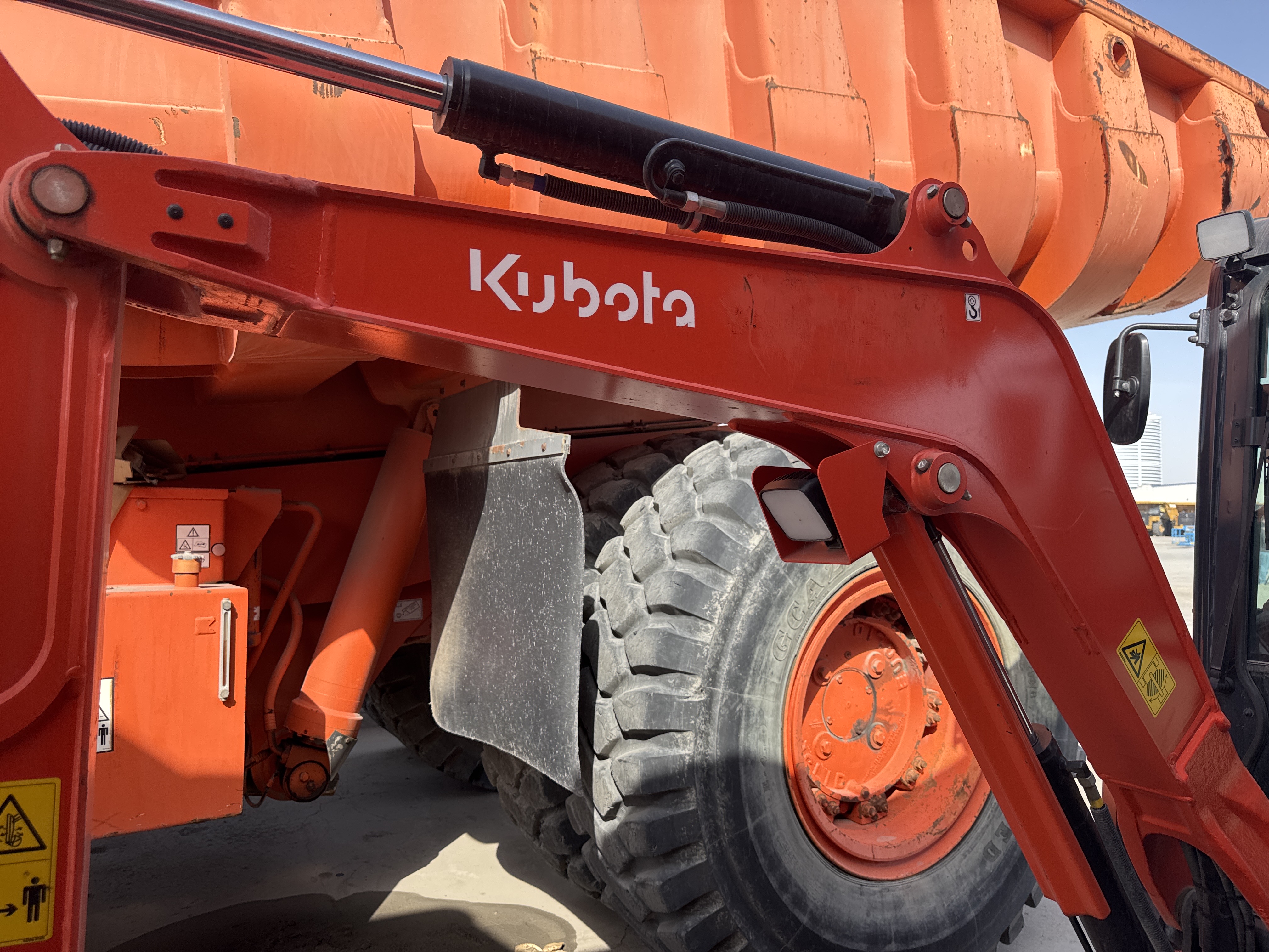 MNX-009-Kubota-U27-4-Mini-excavators-inspection-Chassis-Boom-1