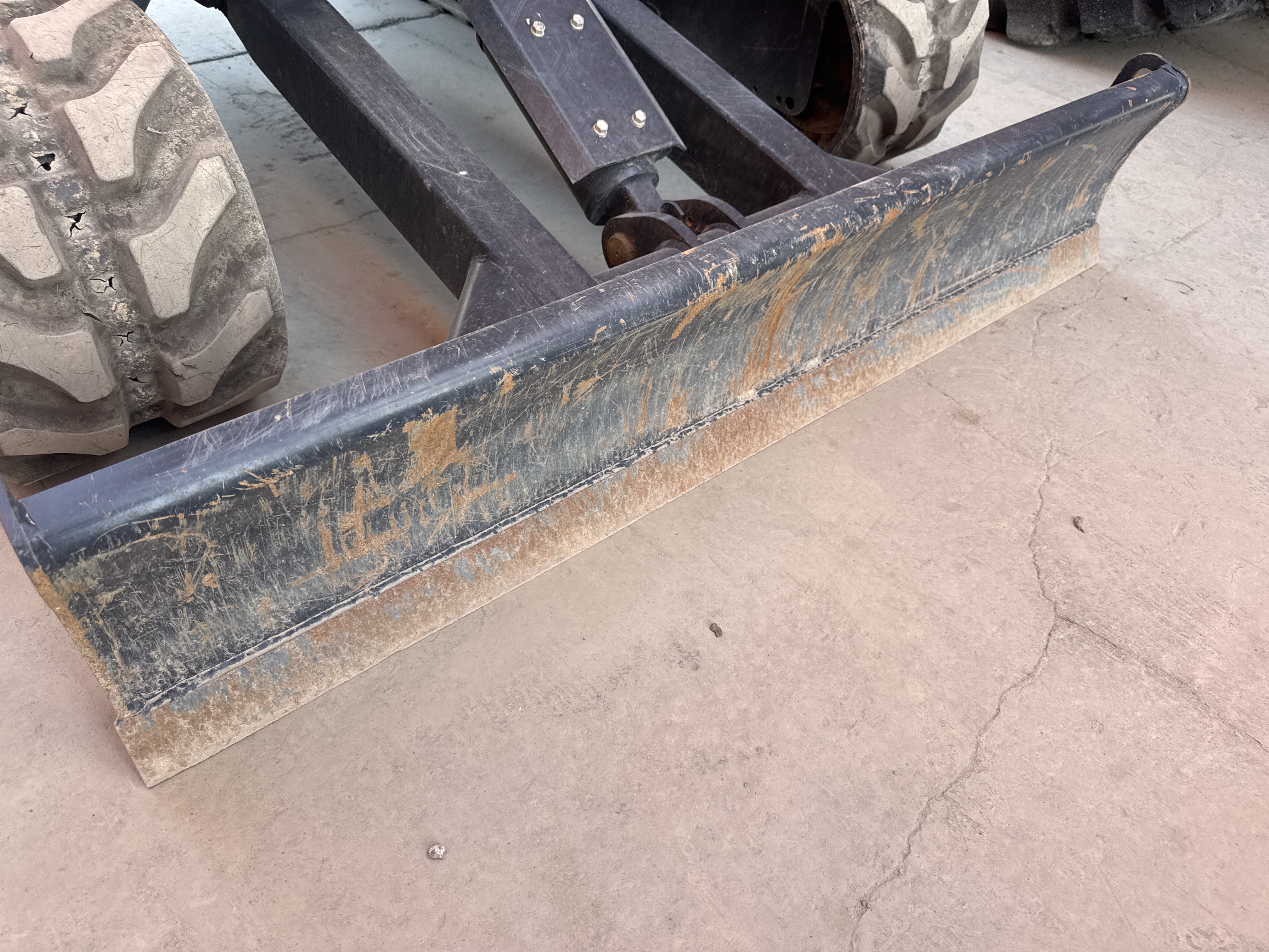 MNX-009-Kubota-U27-4-Mini-excavators-inspection-Chassis-Dozer-blade-1