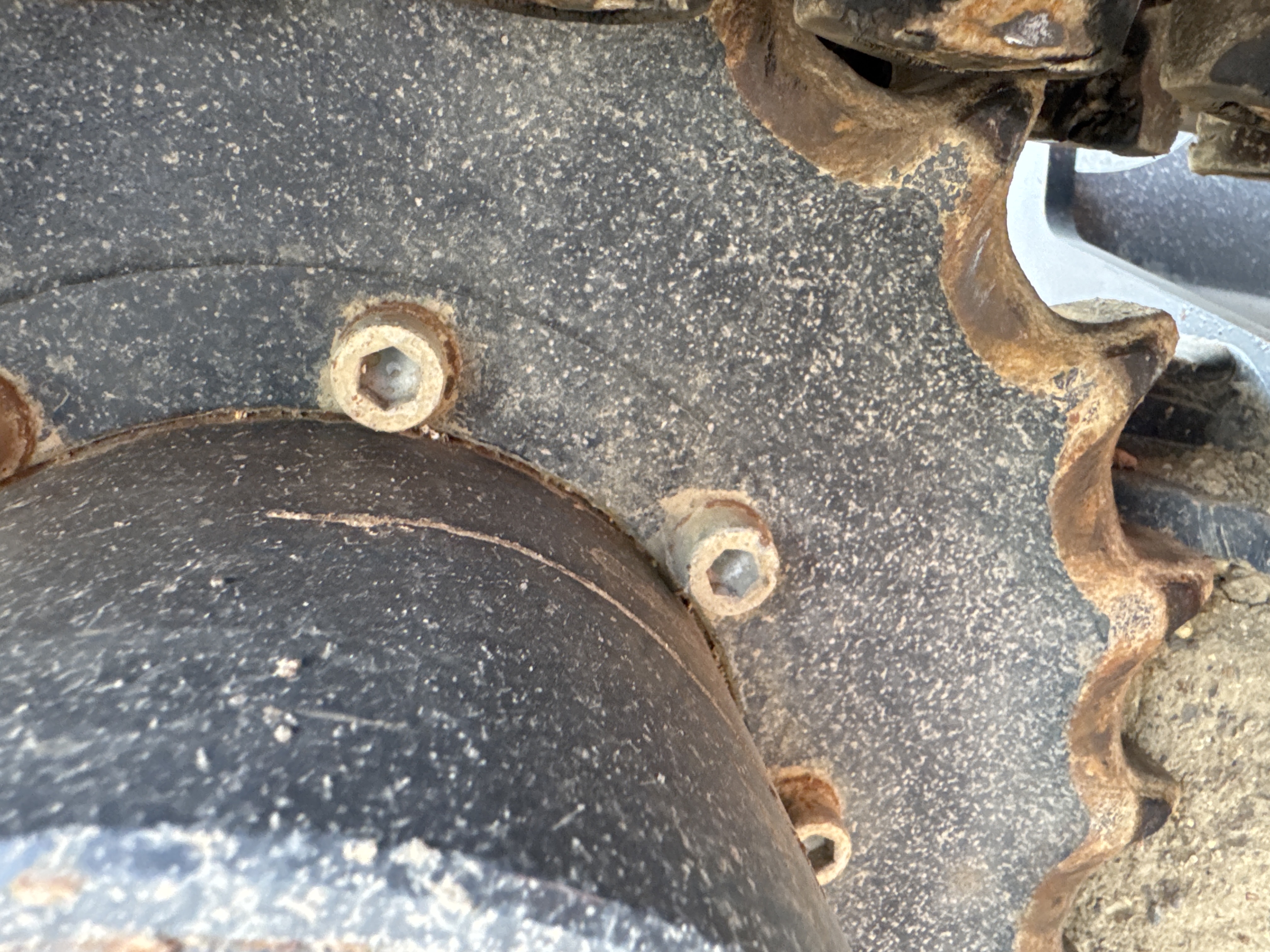 MNX-009-Kubota-U27-4-Mini-excavators-inspection-Undercarriage-Right-sprocket-1