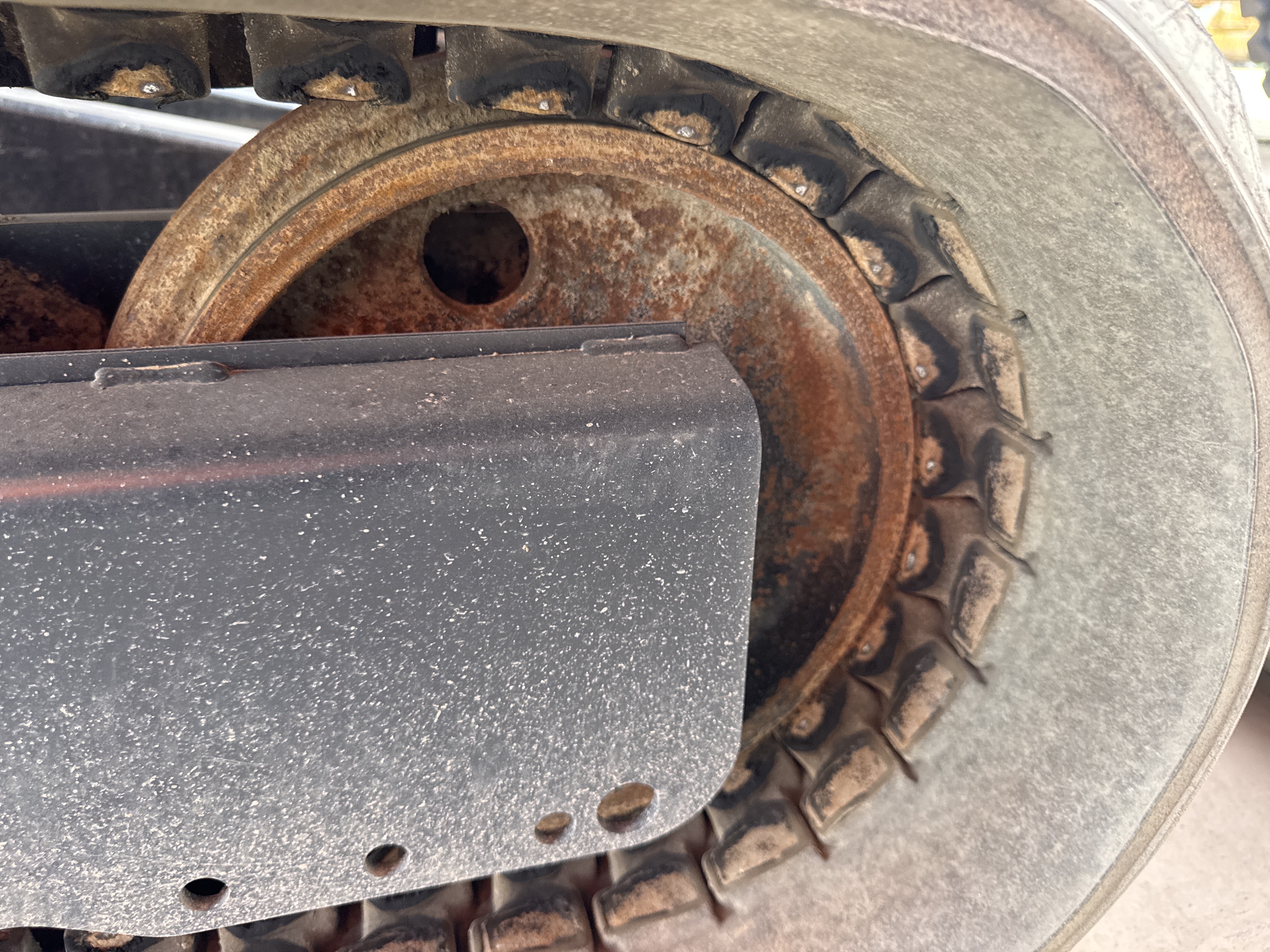 MNX-009-Kubota-U27-4-Mini-excavators-inspection-Undercarriage-Right-idler-1