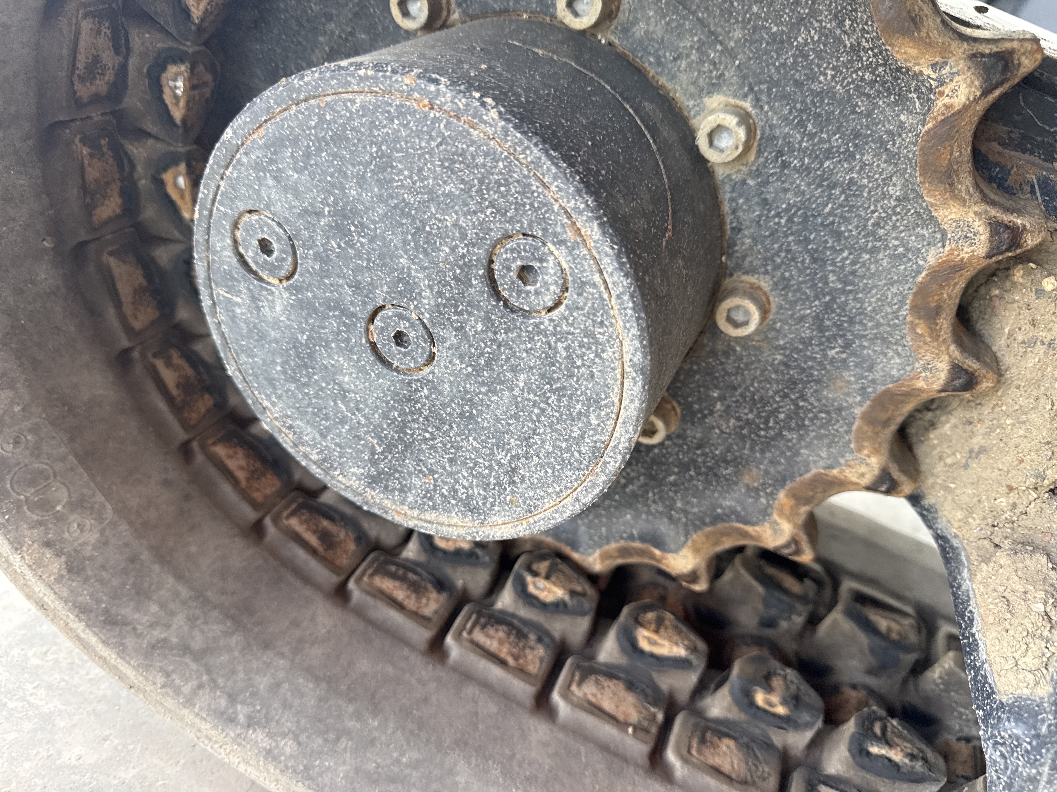 MNX-009-Kubota-U27-4-Mini-excavators-inspection-Undercarriage-Final-drives-1