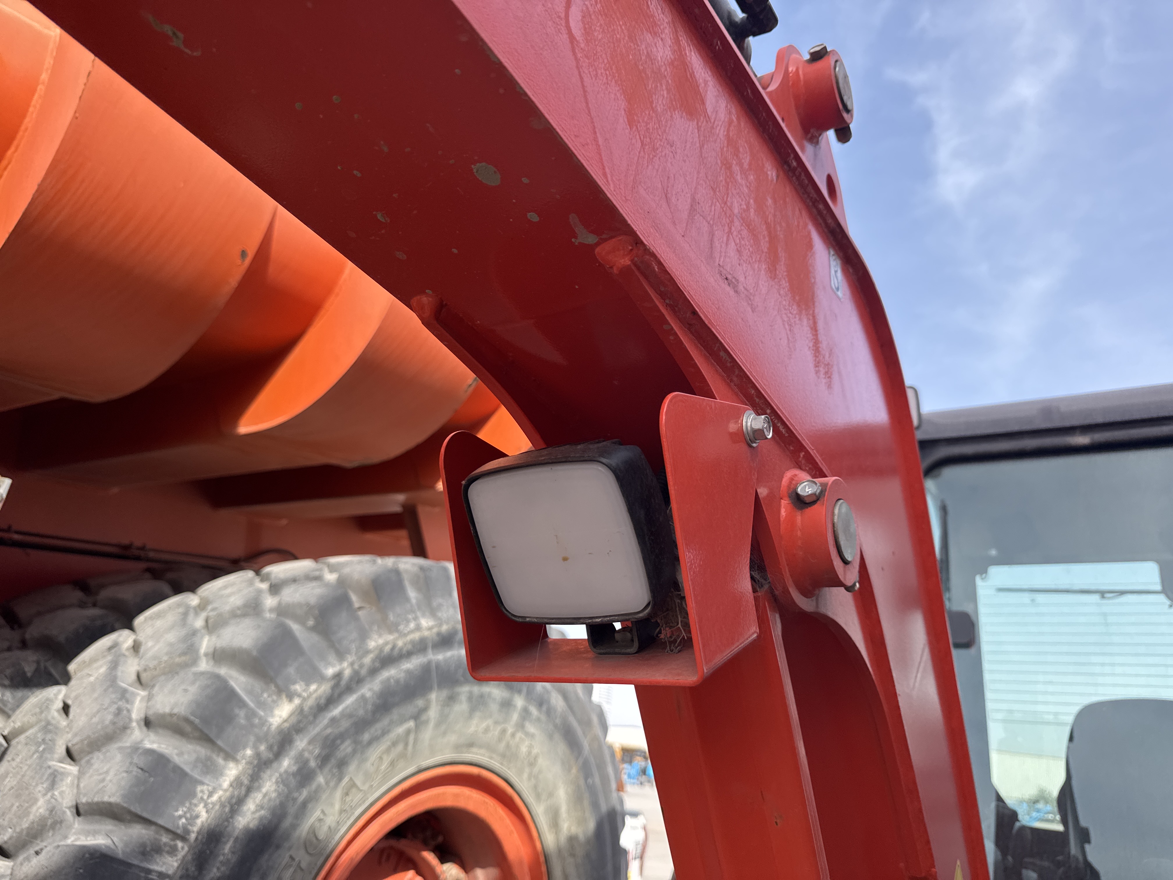 MNX-009-Kubota-U27-4-Mini-excavators-inspection-Electronics-Lights-and-signals-1