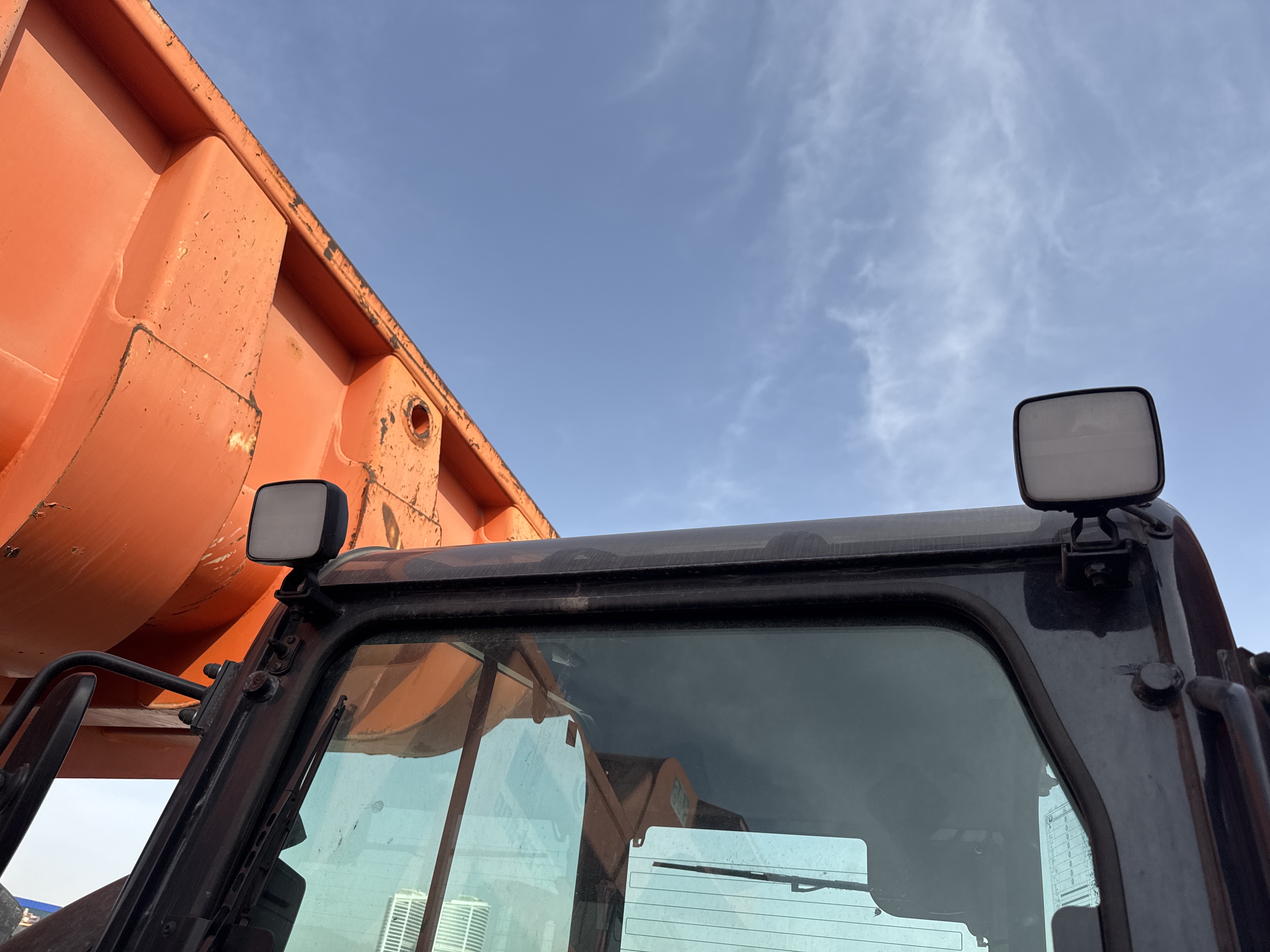 MNX-009-Kubota-U27-4-Mini-excavators-inspection-Electronics-Lights-and-signals-1
