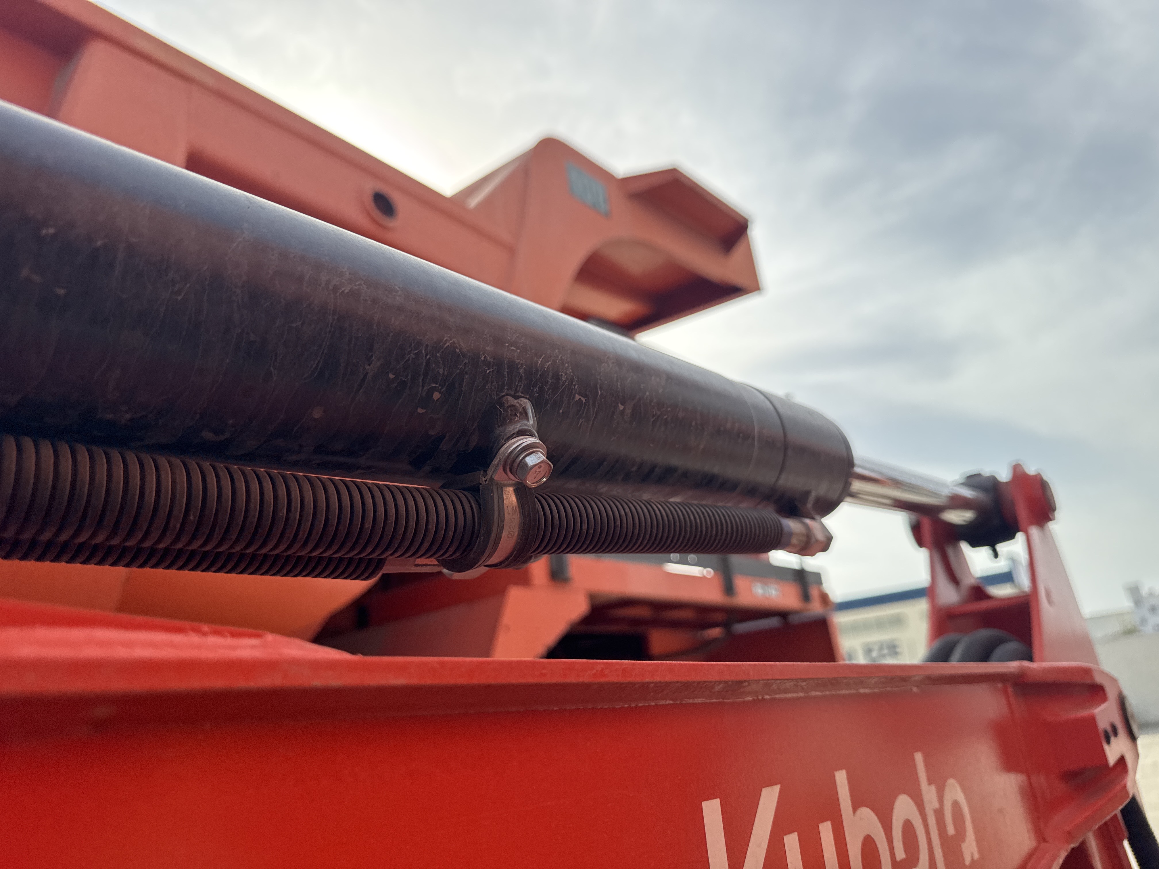 MNX-009-Kubota-U27-4-Mini-excavators-inspection-Hydraulics-Stick-cylinder-1