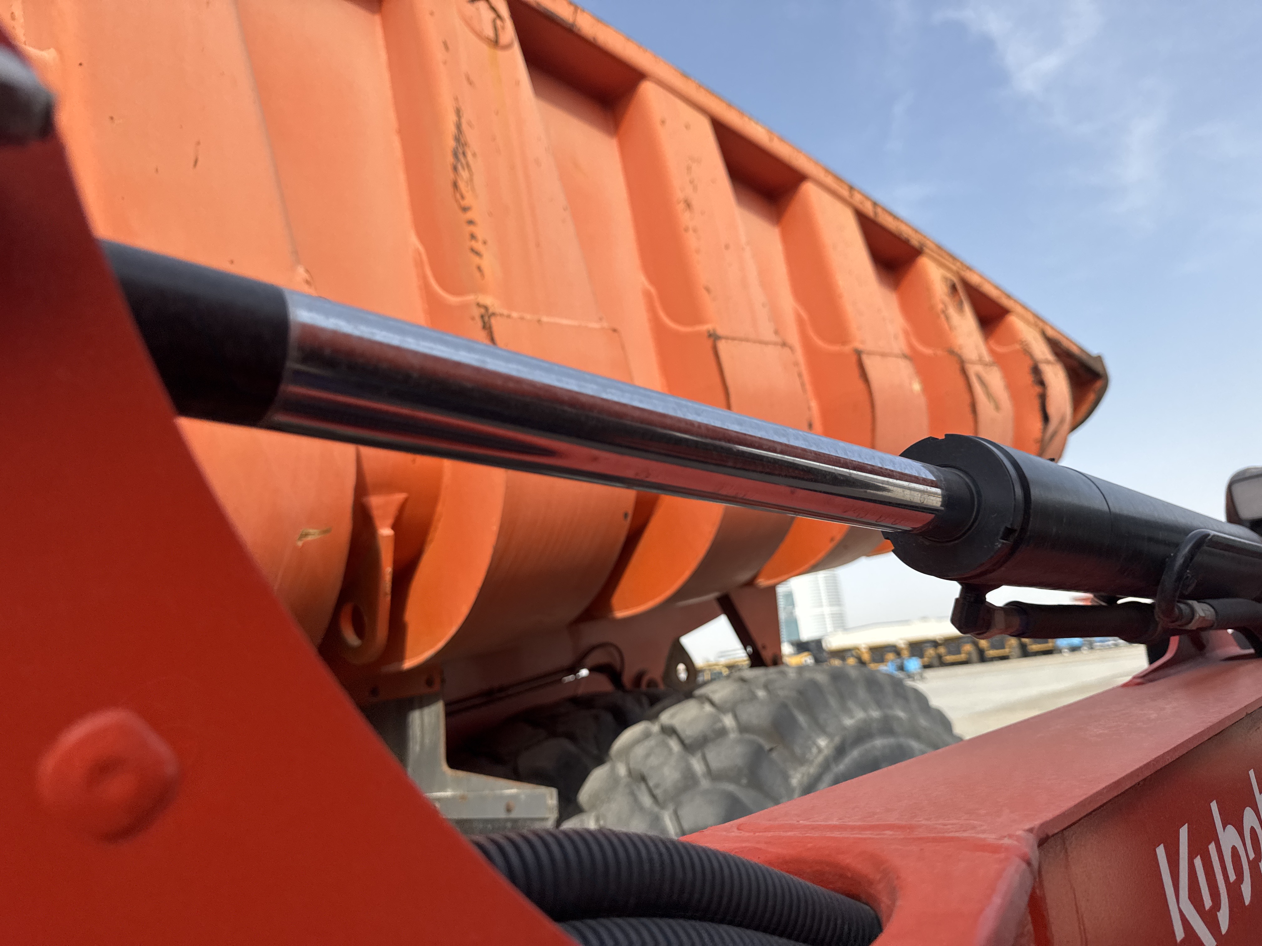 MNX-009-Kubota-U27-4-Mini-excavators-inspection-Hydraulics-Stick-cylinder-1