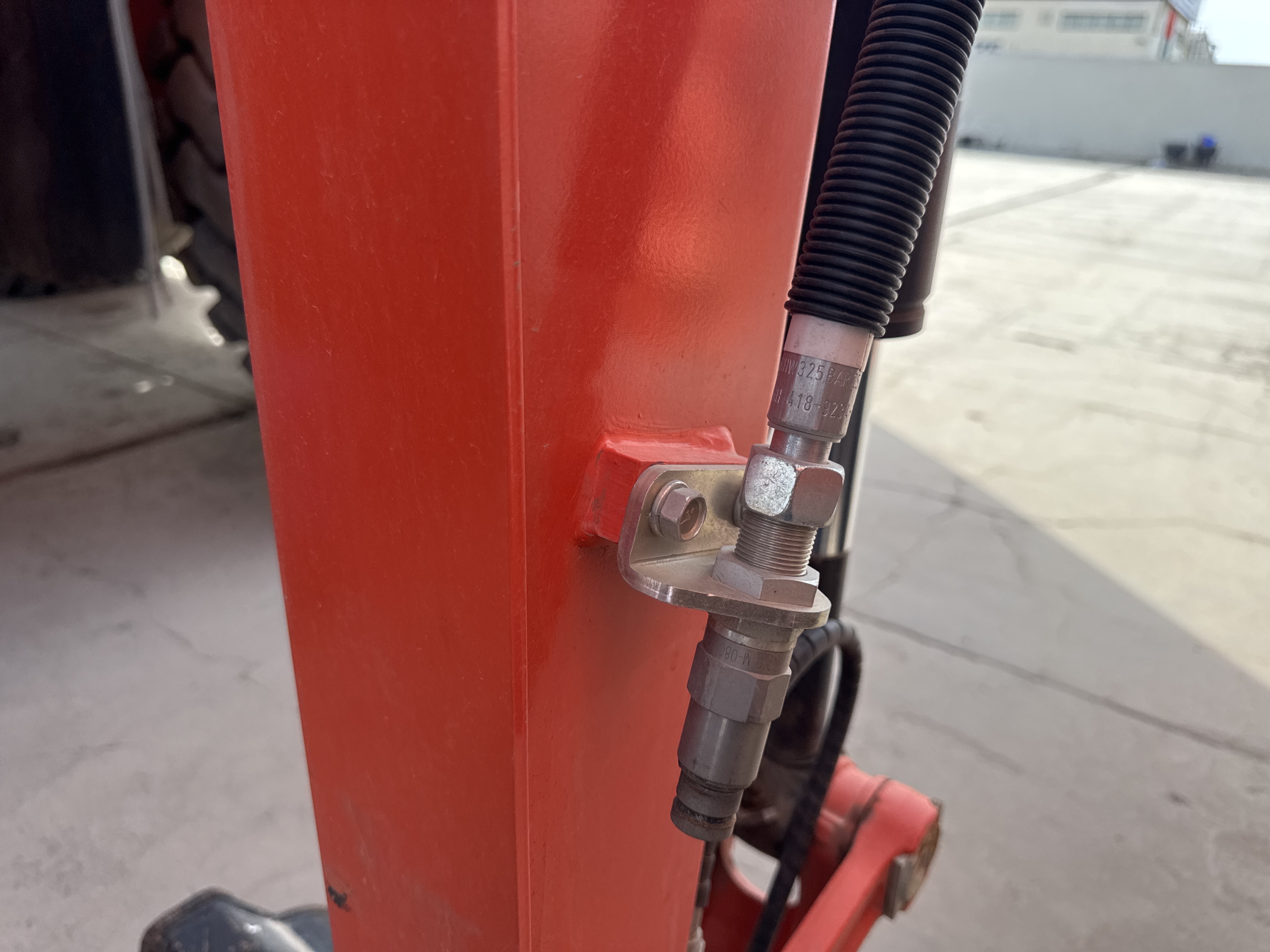 MNX-009-Kubota-U27-4-Mini-excavators-inspection-Hydraulics-Attachment-piping-1