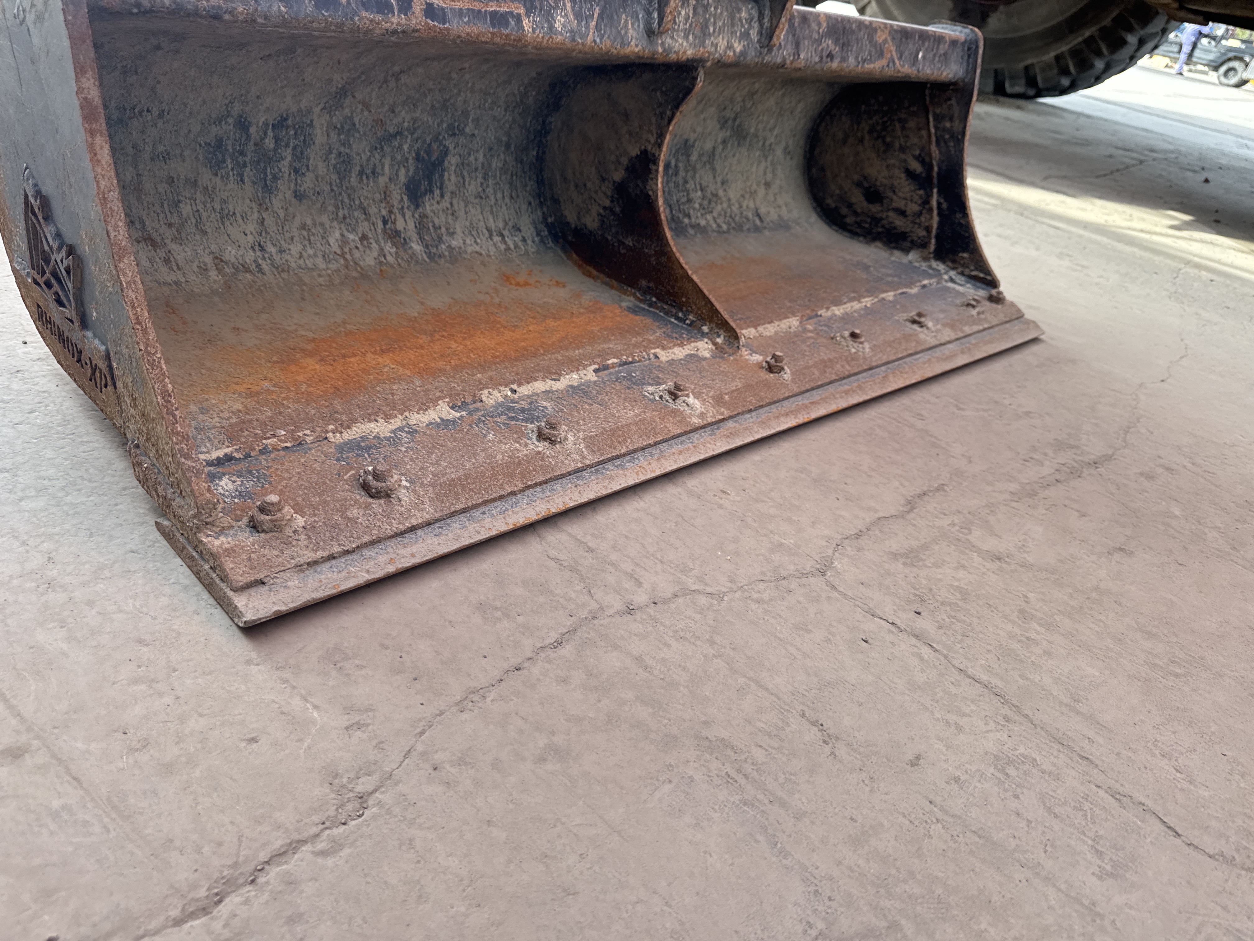 MNX-009-Kubota-U27-4-Mini-excavators-inspection-Attachment-Excavator-bucket-teeth-condition-1