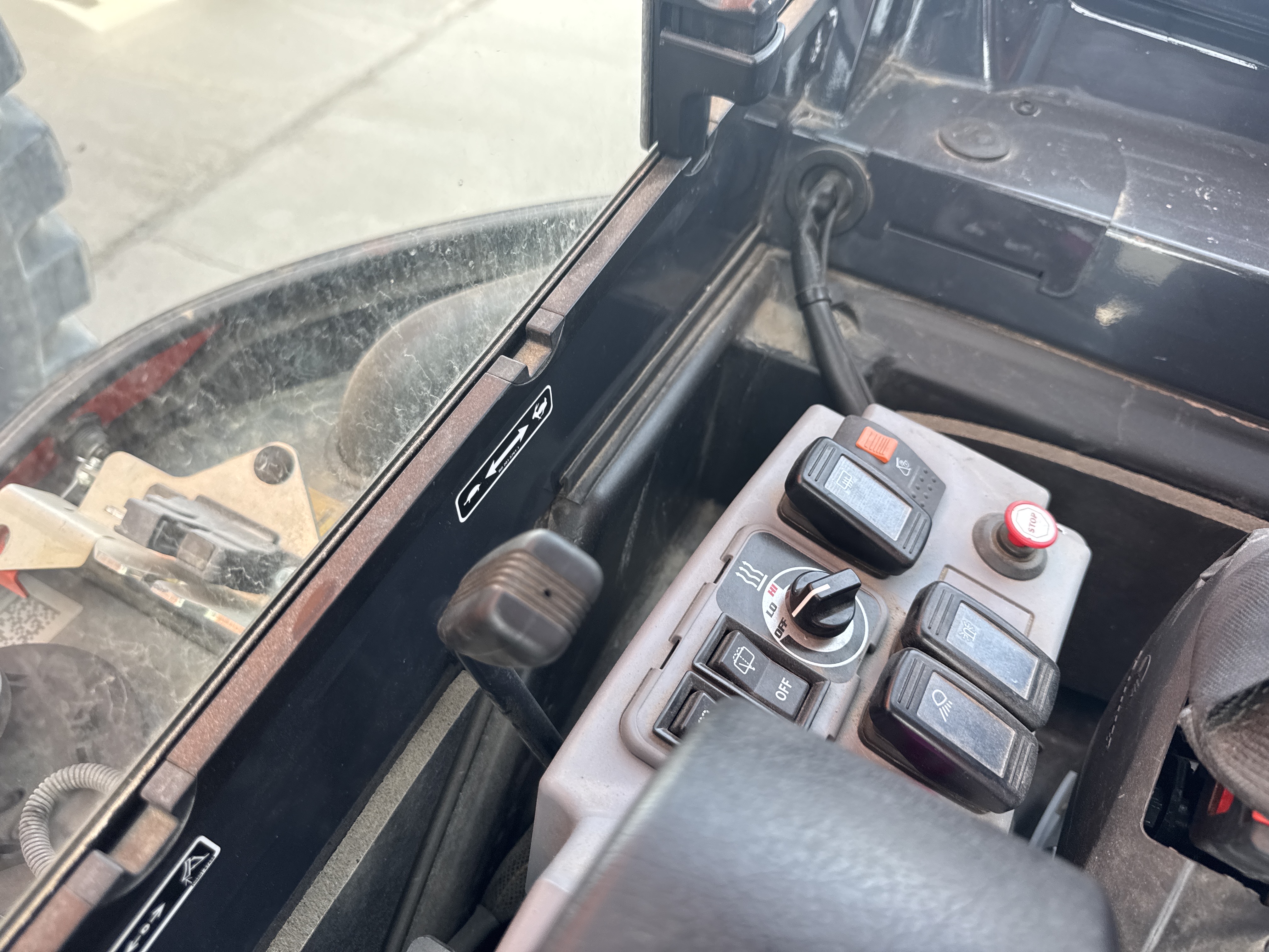 MNX-009-Kubota-U27-4-Mini-excavators-inspection-Cabin-Electronic-instrument-board-1