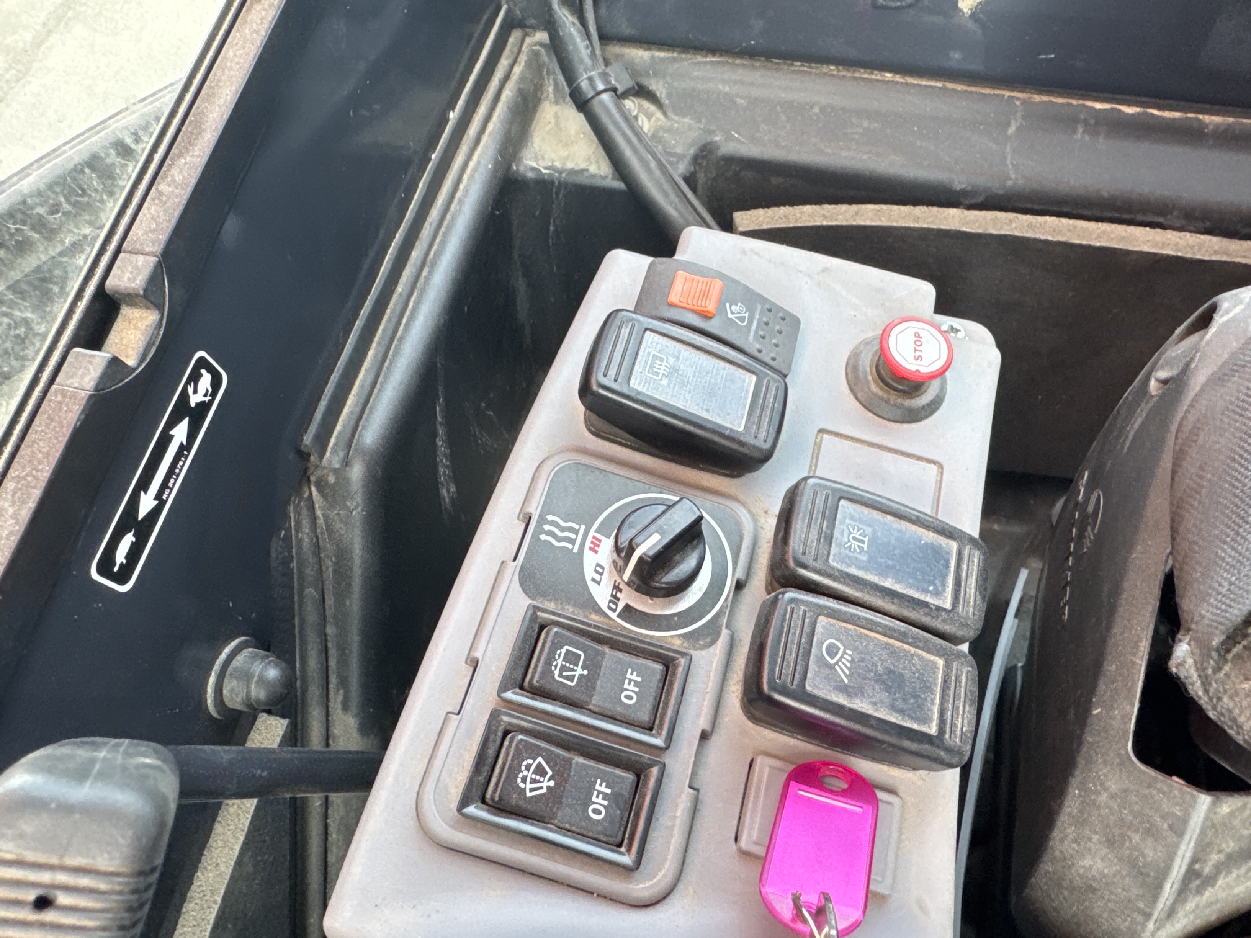 MNX-009-Kubota-U27-4-Mini-excavators-inspection-Cabin-Electronic-instrument-board-1