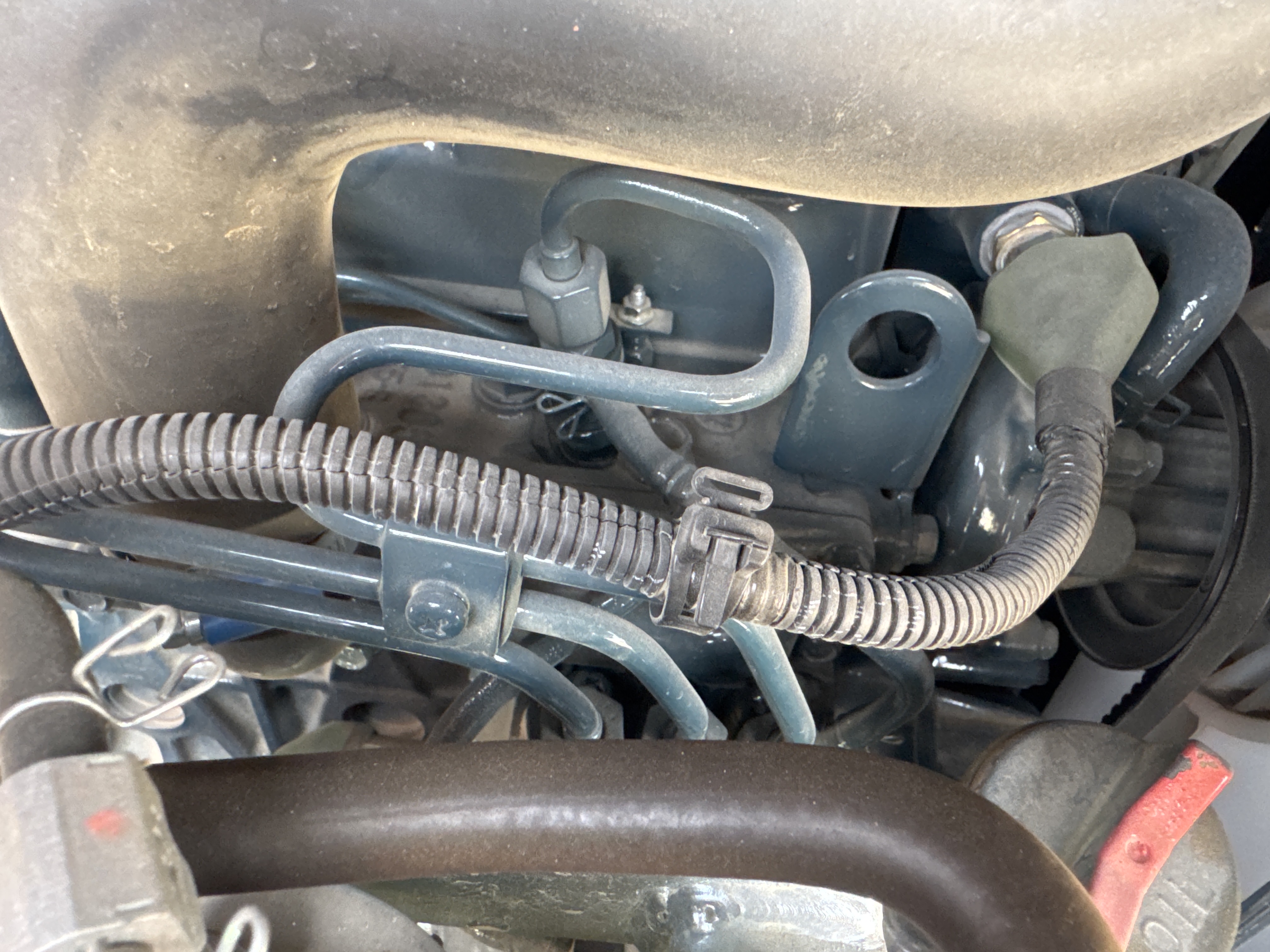 MNX-009-Kubota-U27-4-Mini-excavators-inspection-Engine-Engine-oil-leaks-1