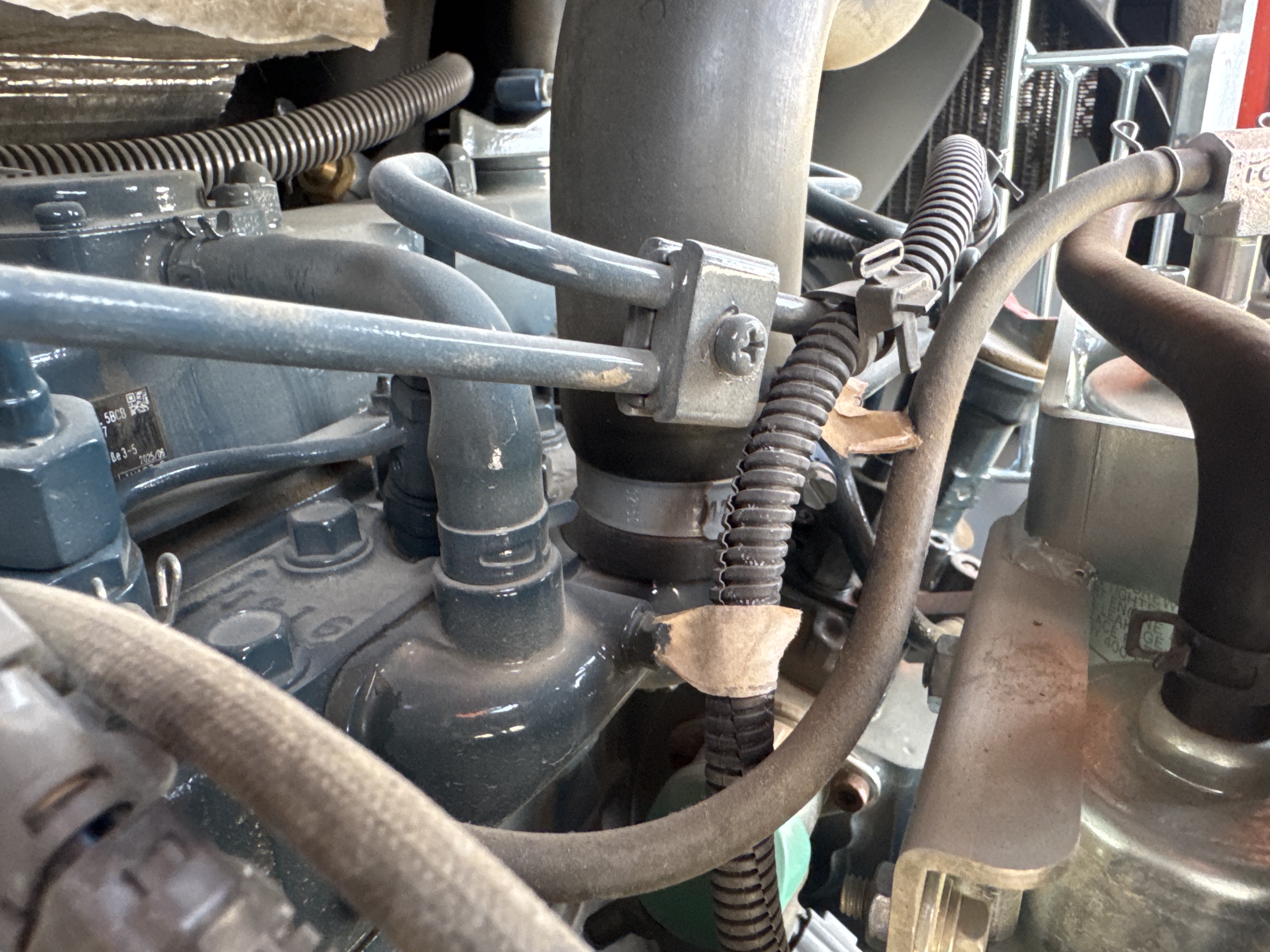 MNX-009-Kubota-U27-4-Mini-excavators-inspection-Engine-Fuel-leaks-1