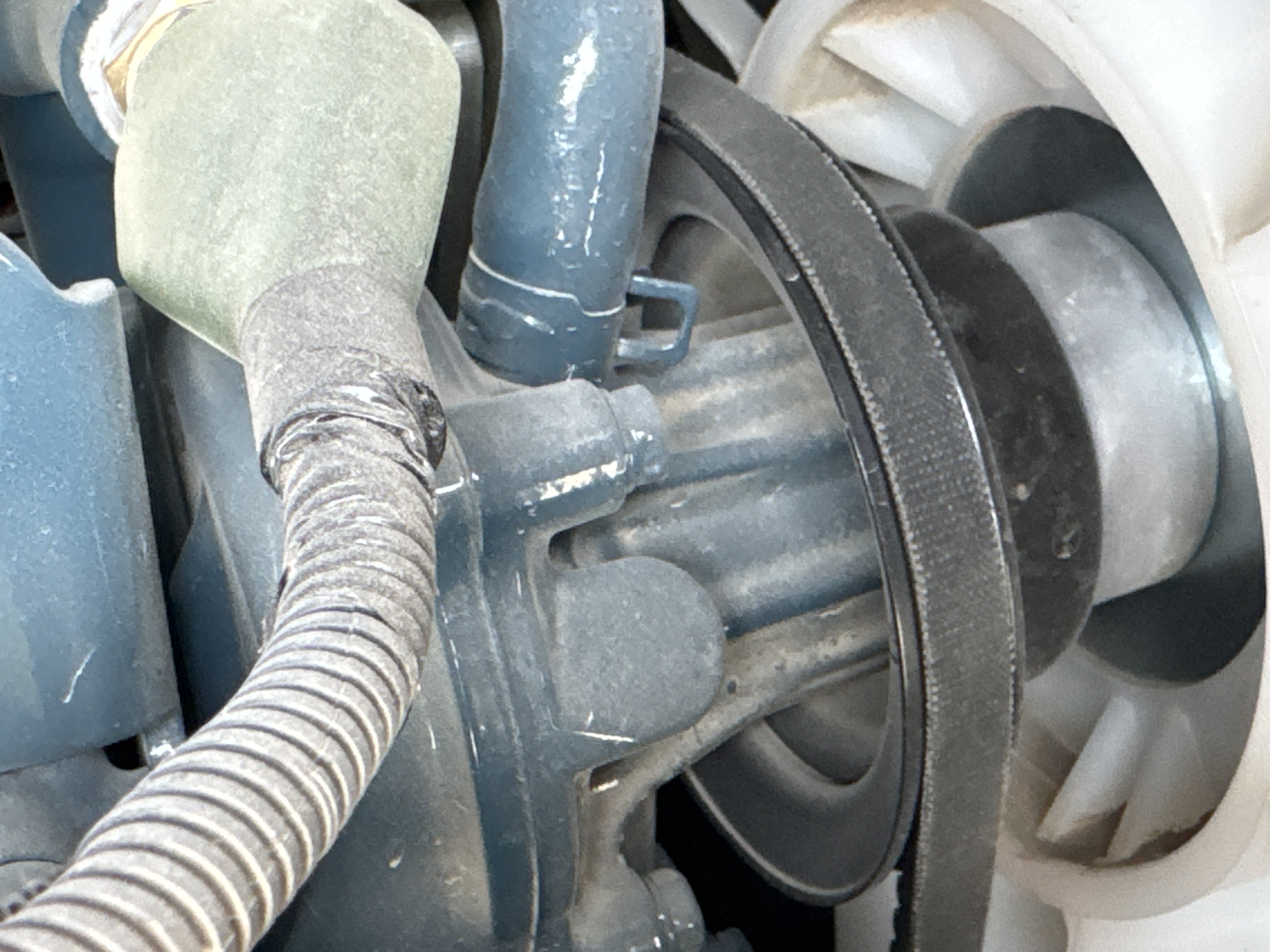MNX-009-Kubota-U27-4-Mini-excavators-inspection-Engine-Belts-1
