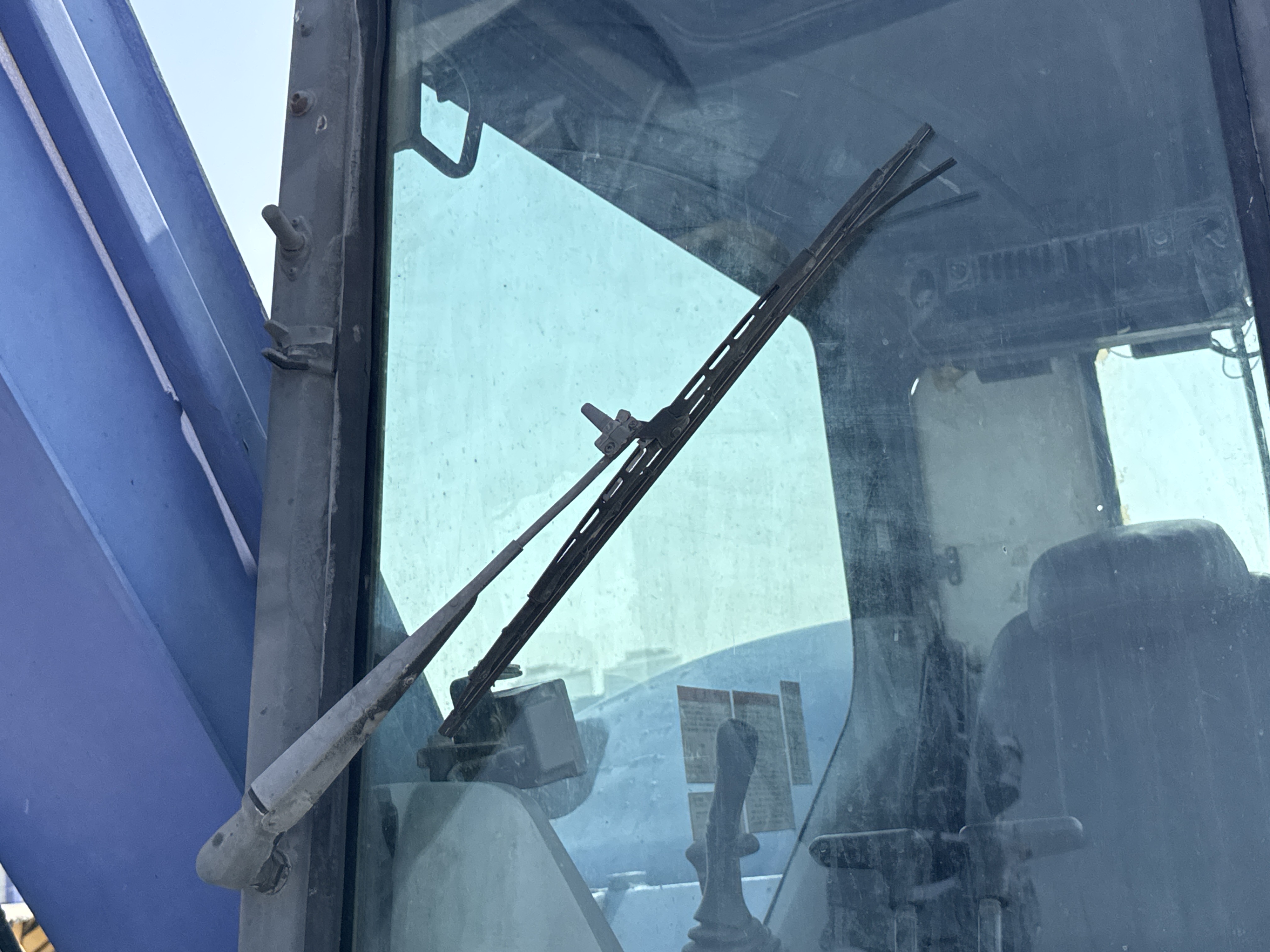 MNX-005-Komatsu-PC78UU-6-Mini-excavators-inspection-Electronics-Wipers-2